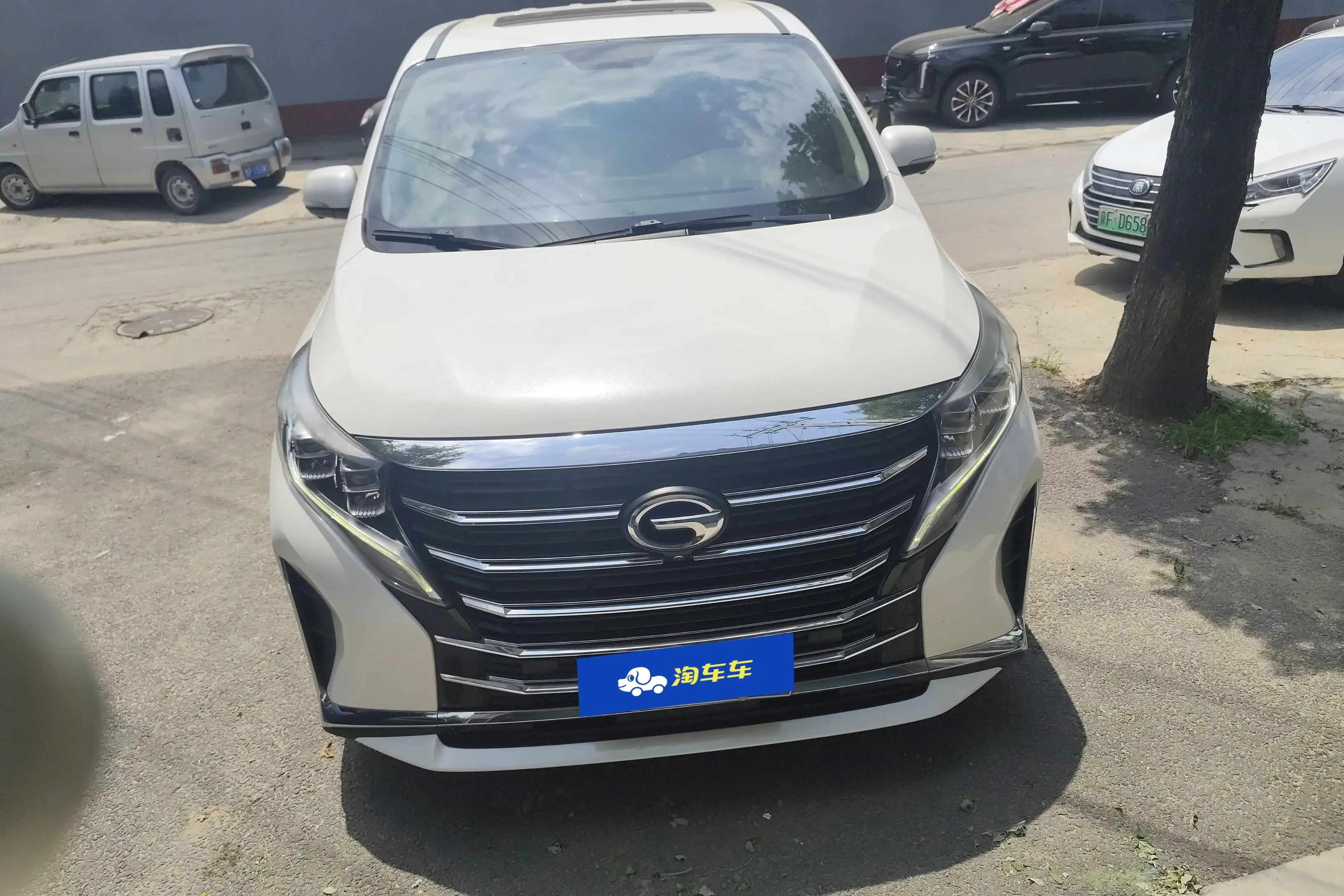 GAC Trumpchi M8  из Китая