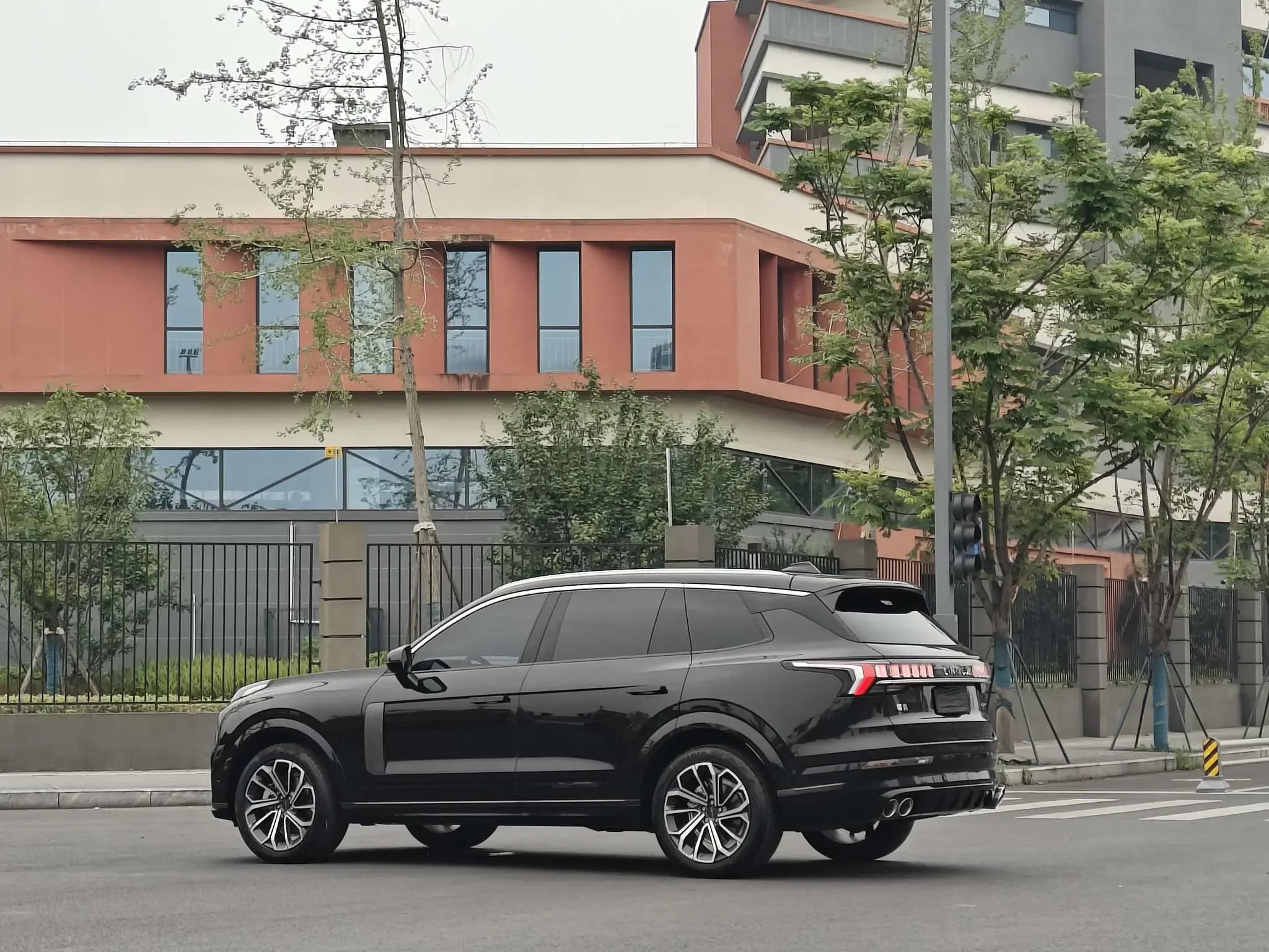 Lynk & Co 09