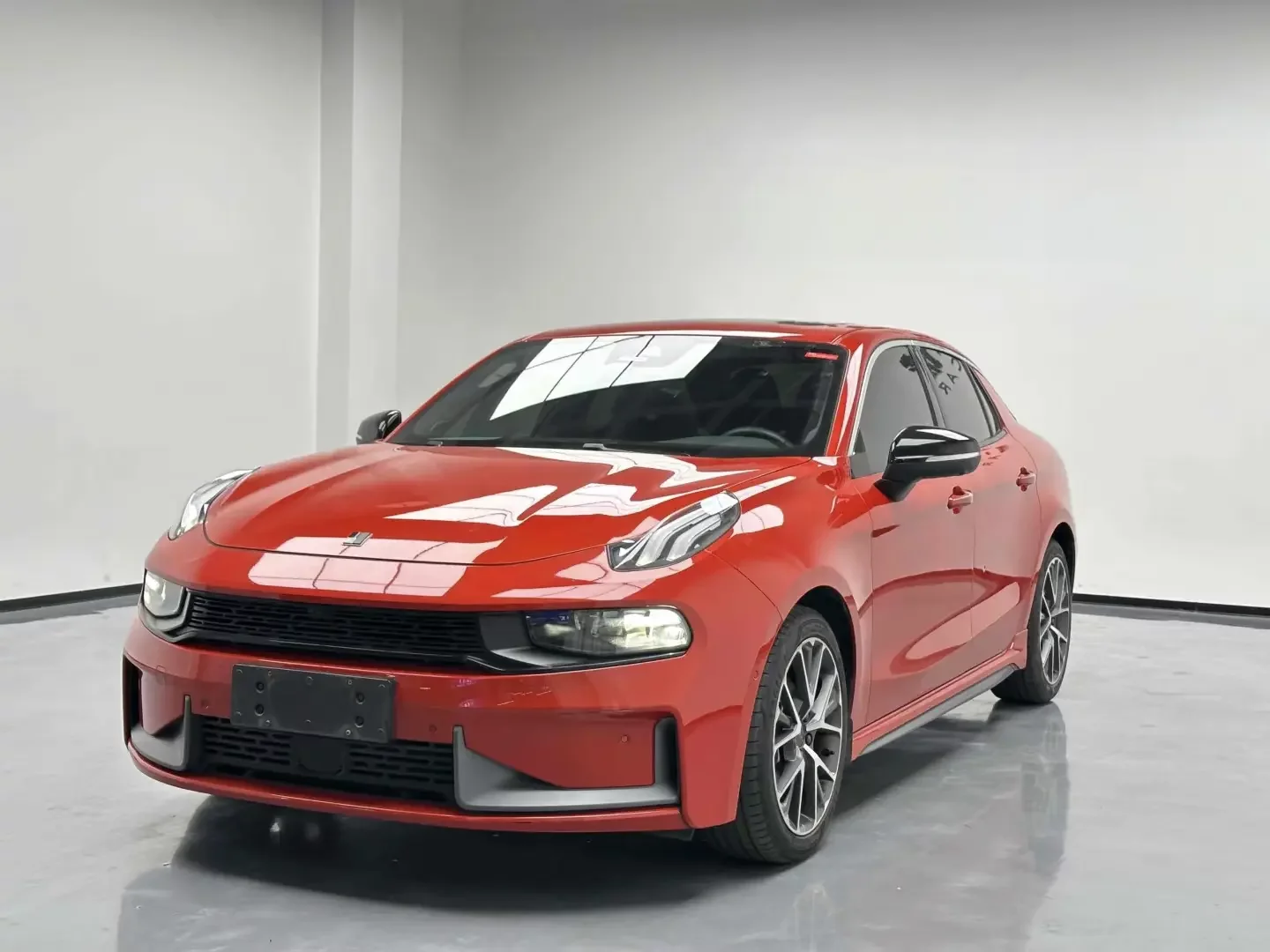 Lynk & Co 03