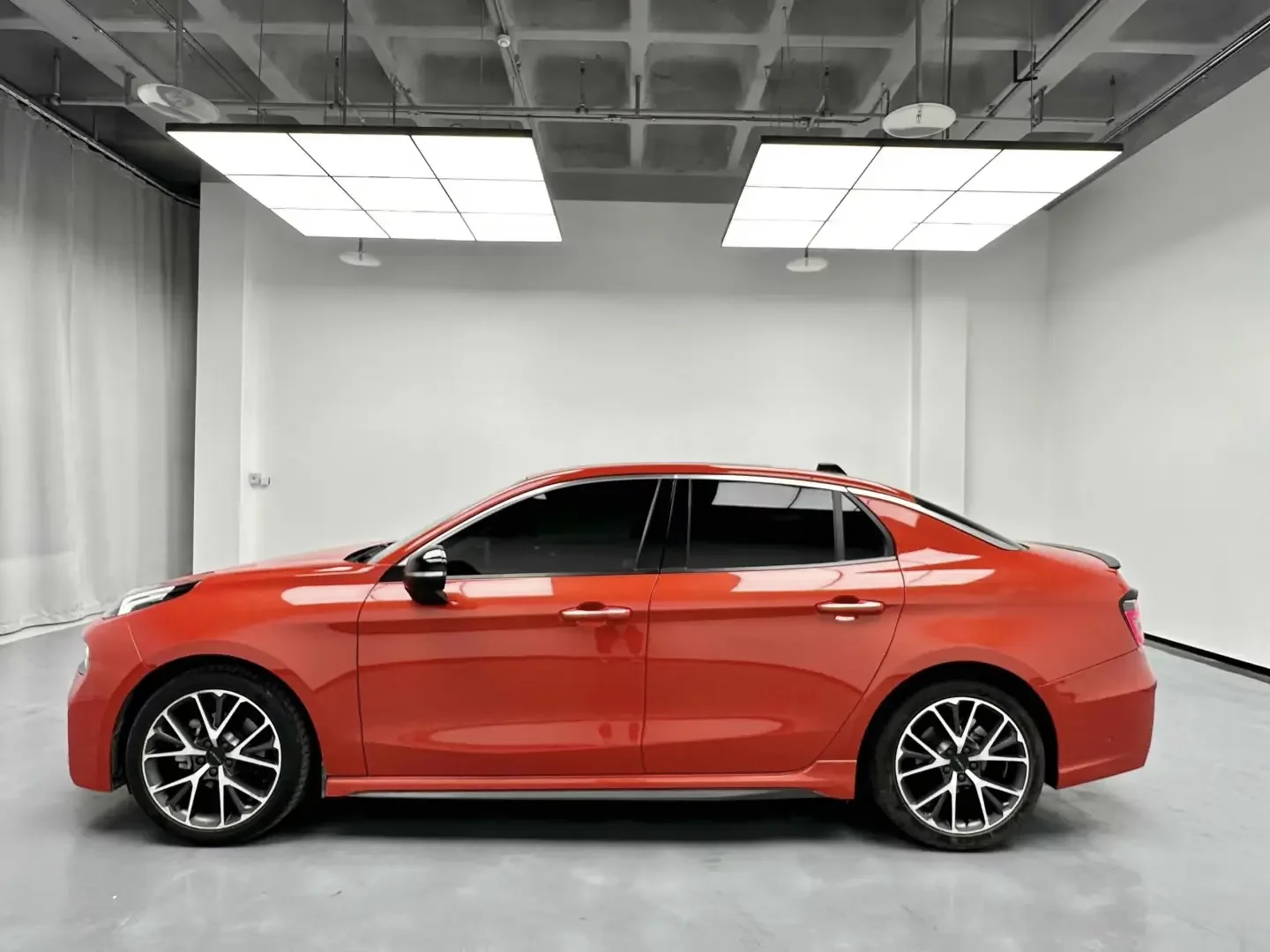 Lynk & Co 03