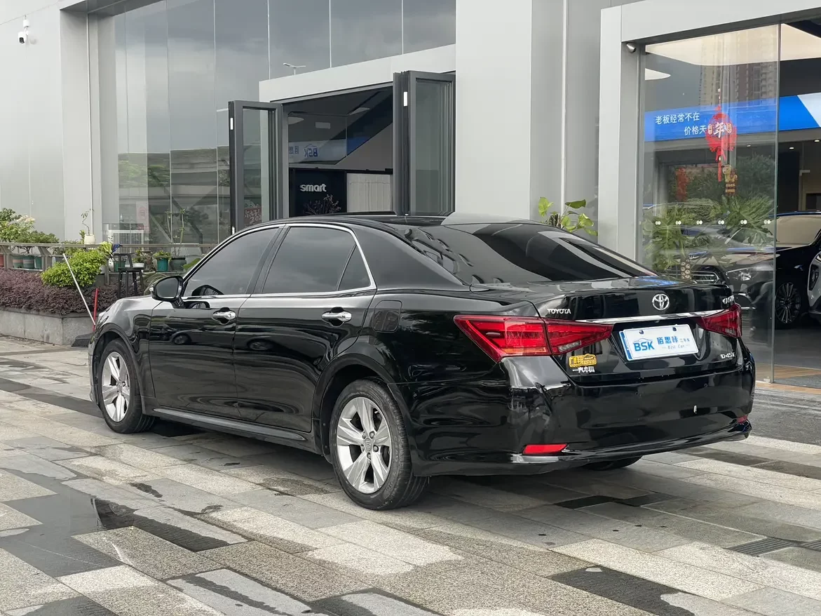 Toyota crown