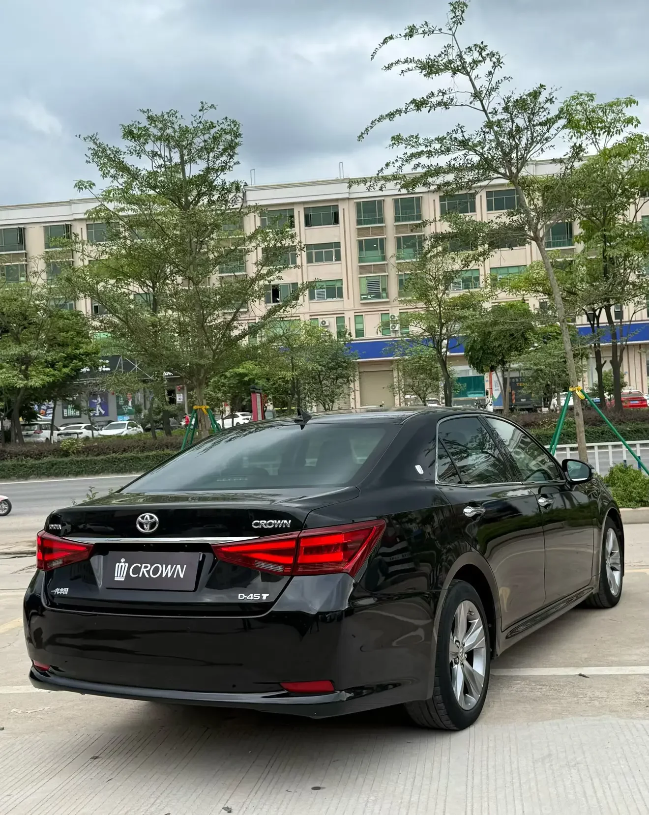 Toyota crown