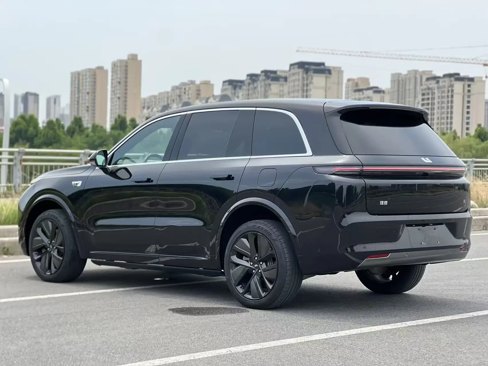 Lixiang L8