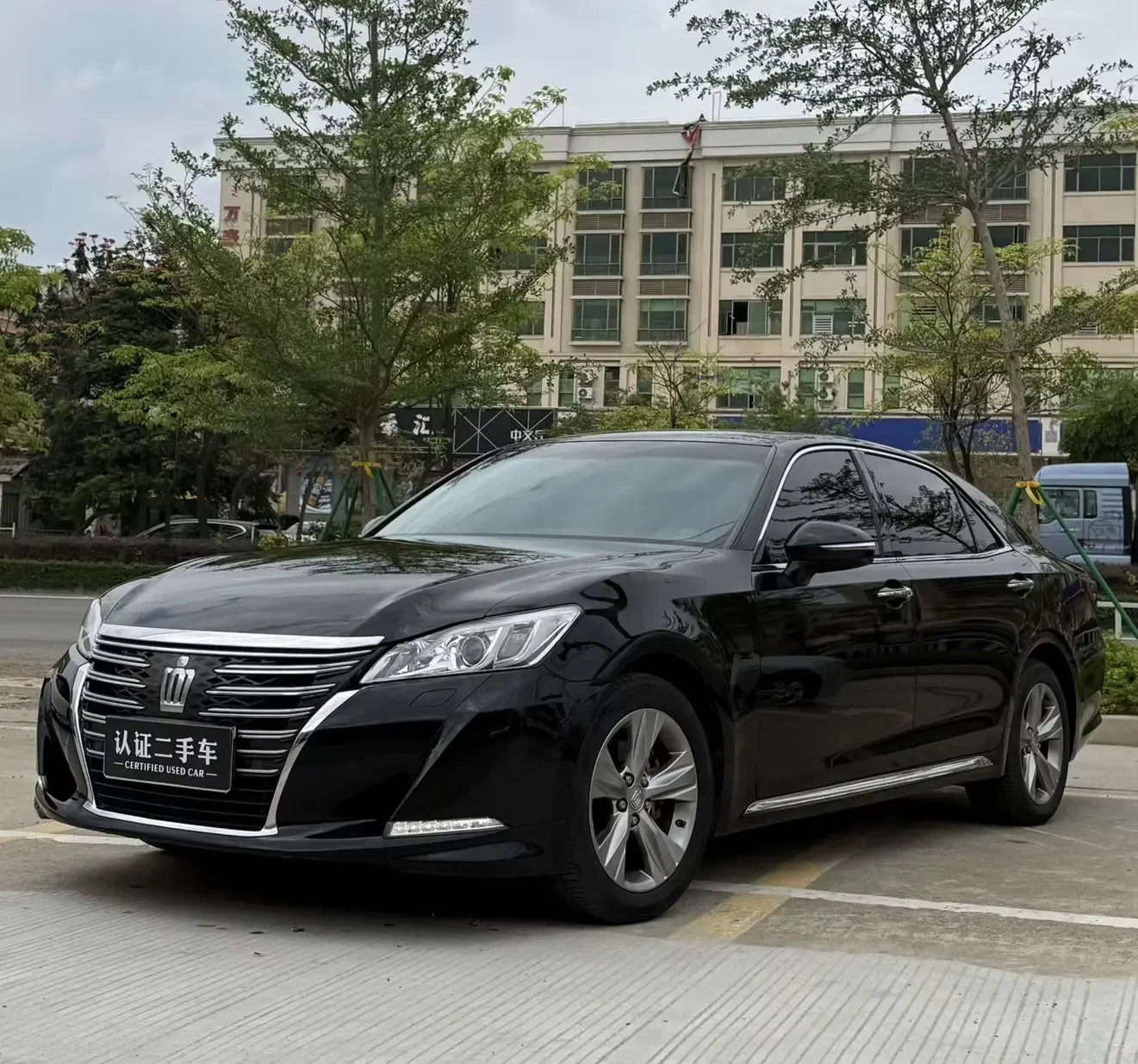 Toyota crown