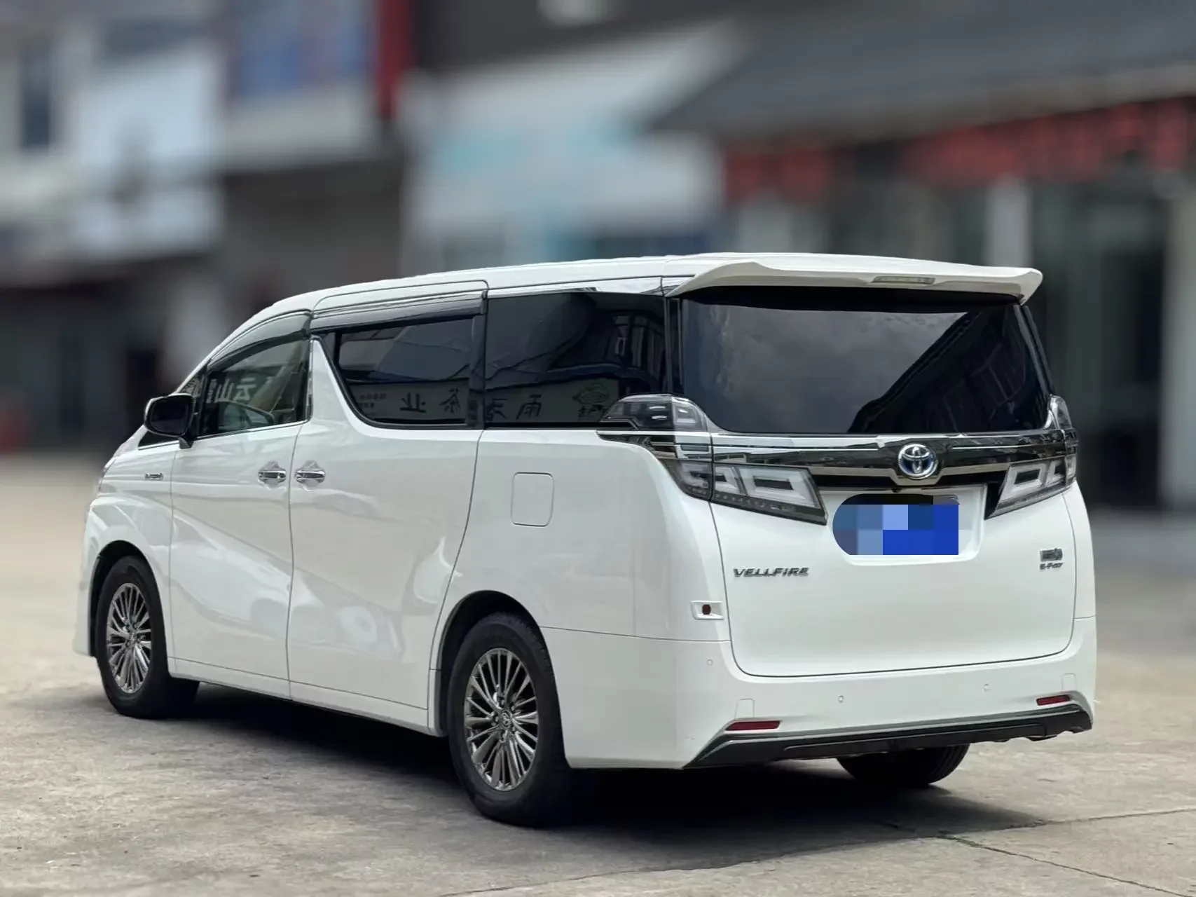 Toyota Crown Wellfire