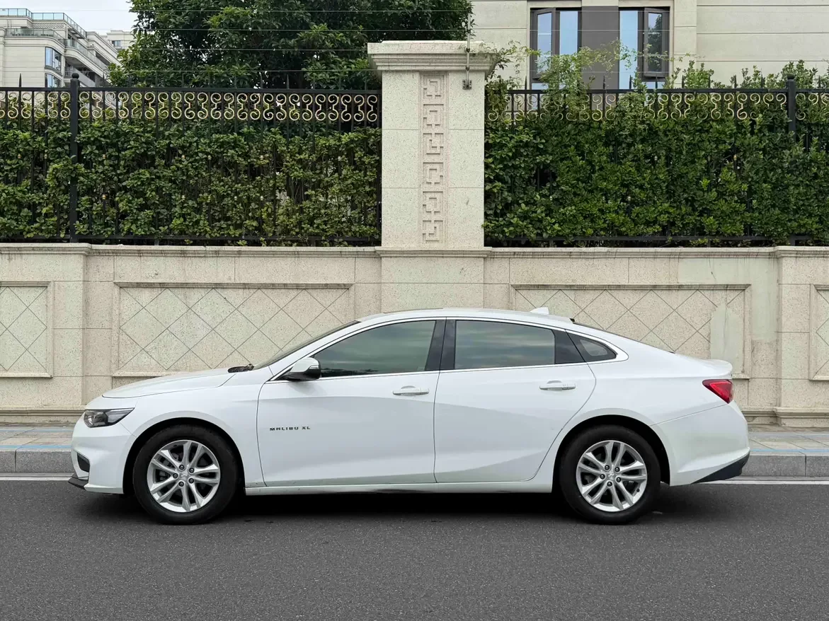Chevrolet Malibu XL