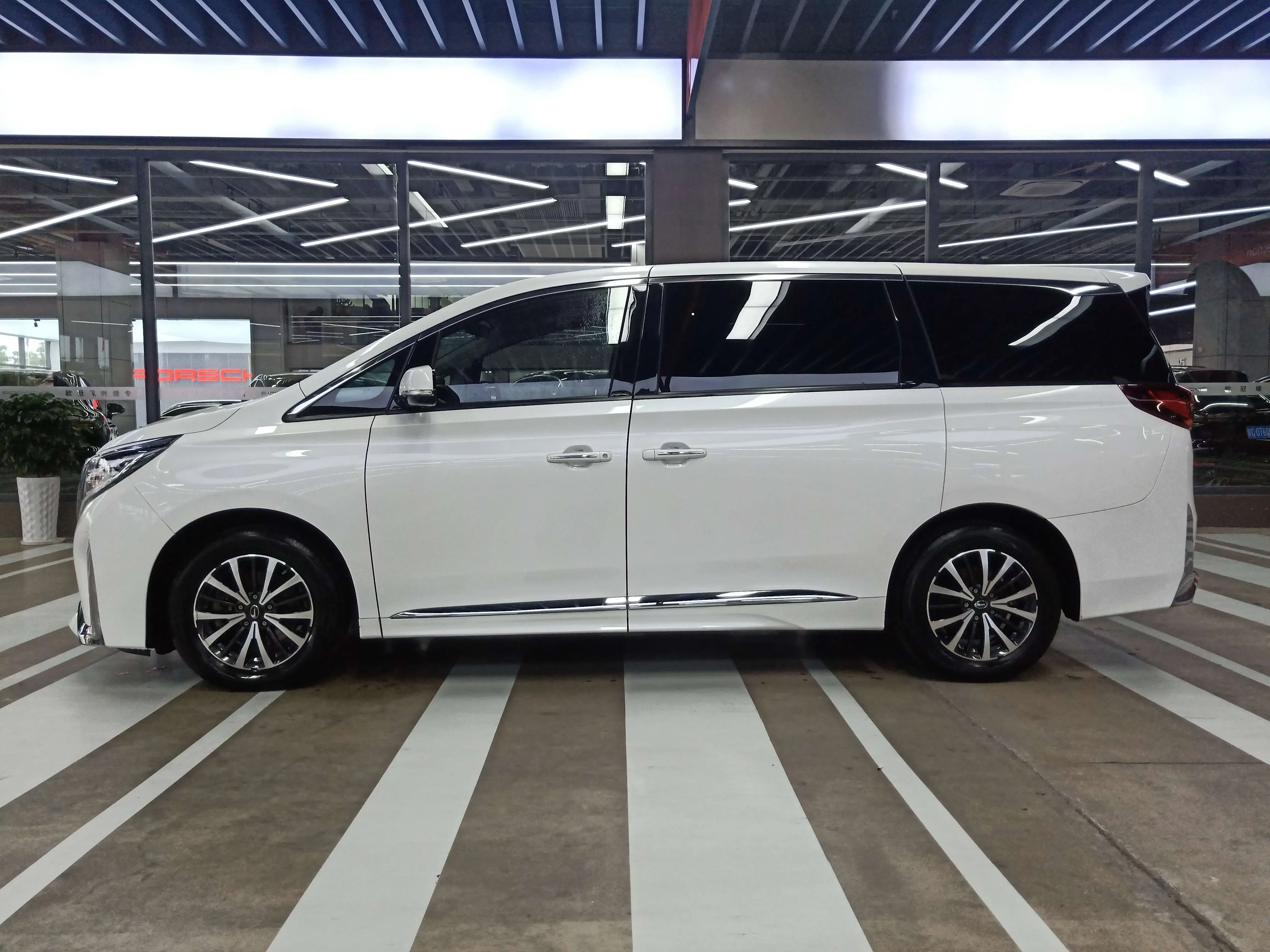 GAC Trumpchi M8