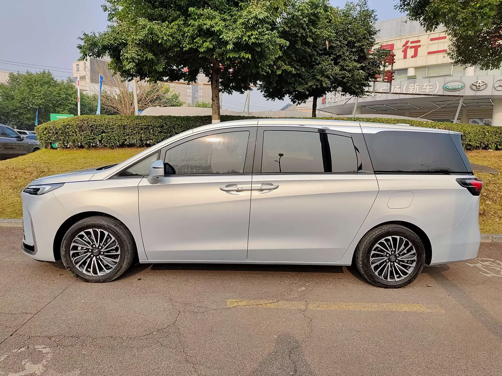 Buick GL8 PHEV