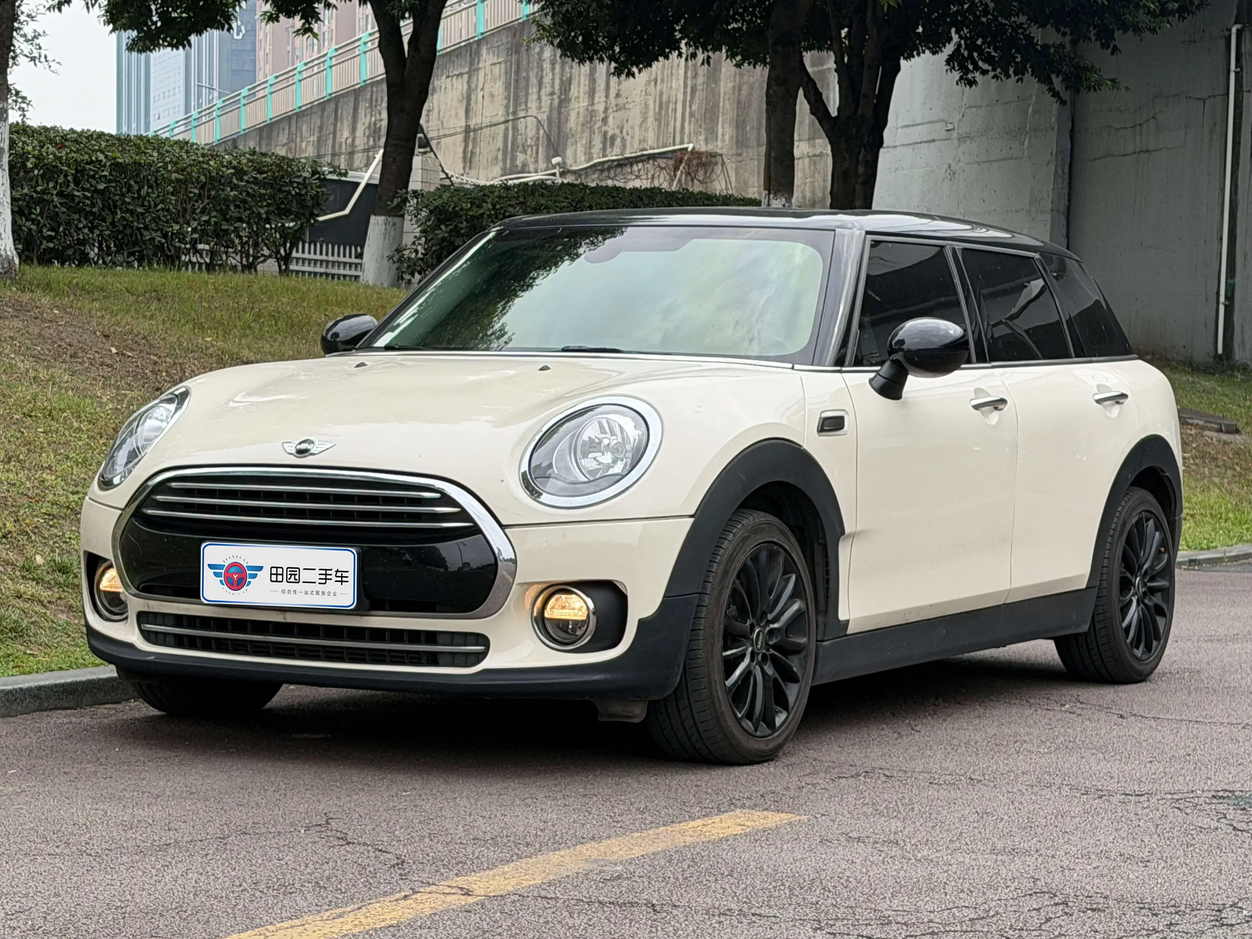 MINI CLUBMAN