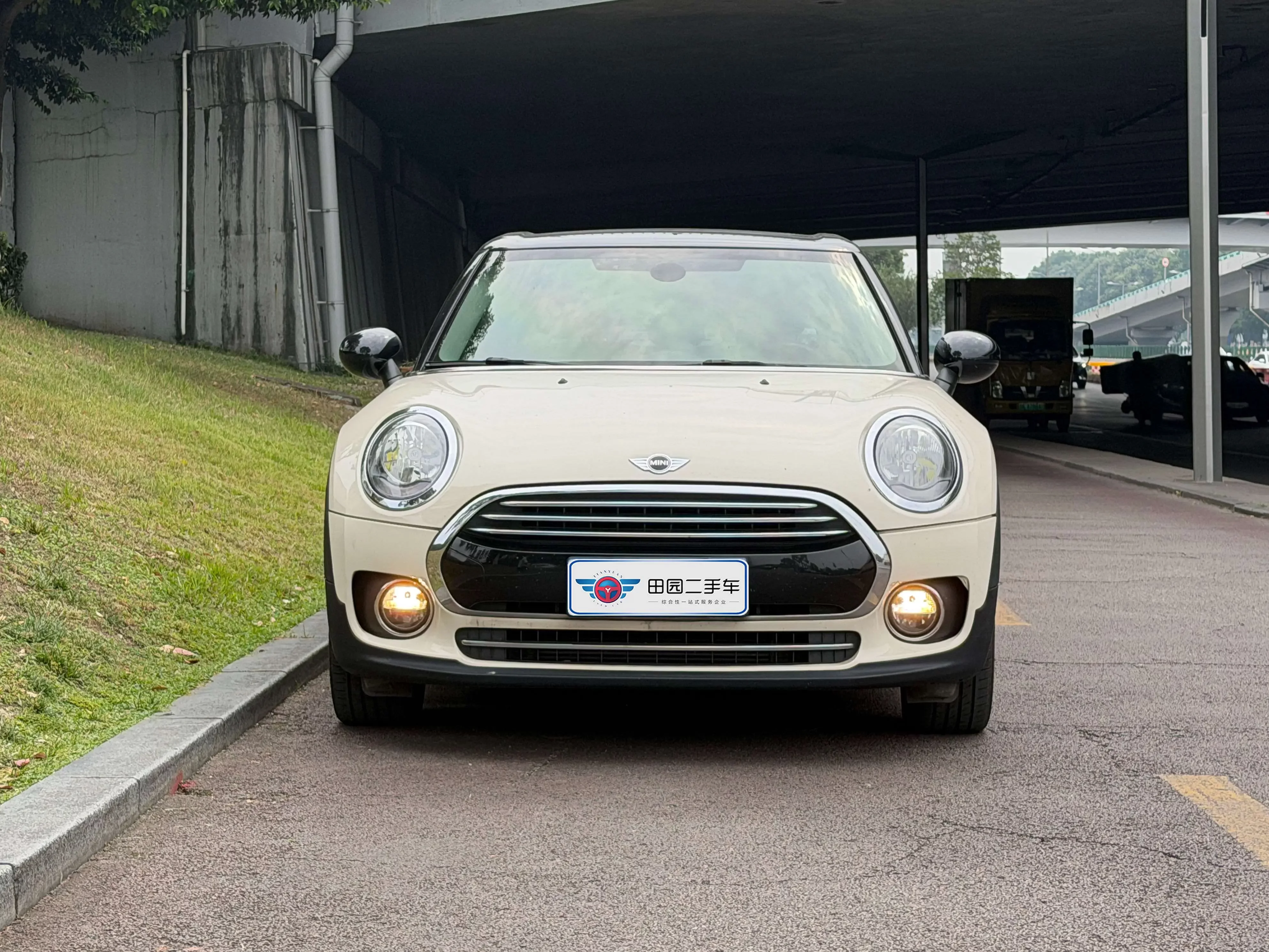 MINI CLUBMAN