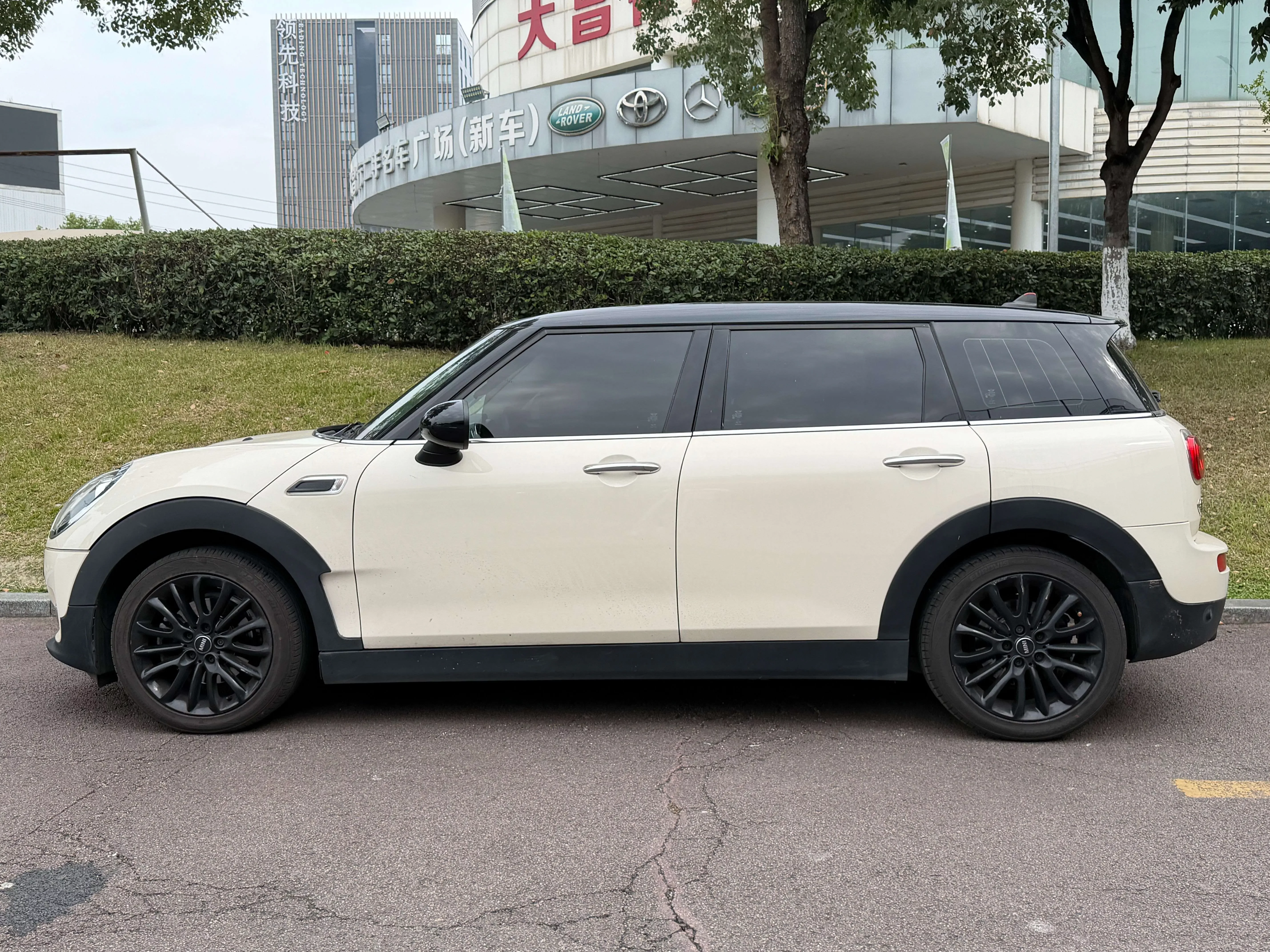 MINI CLUBMAN