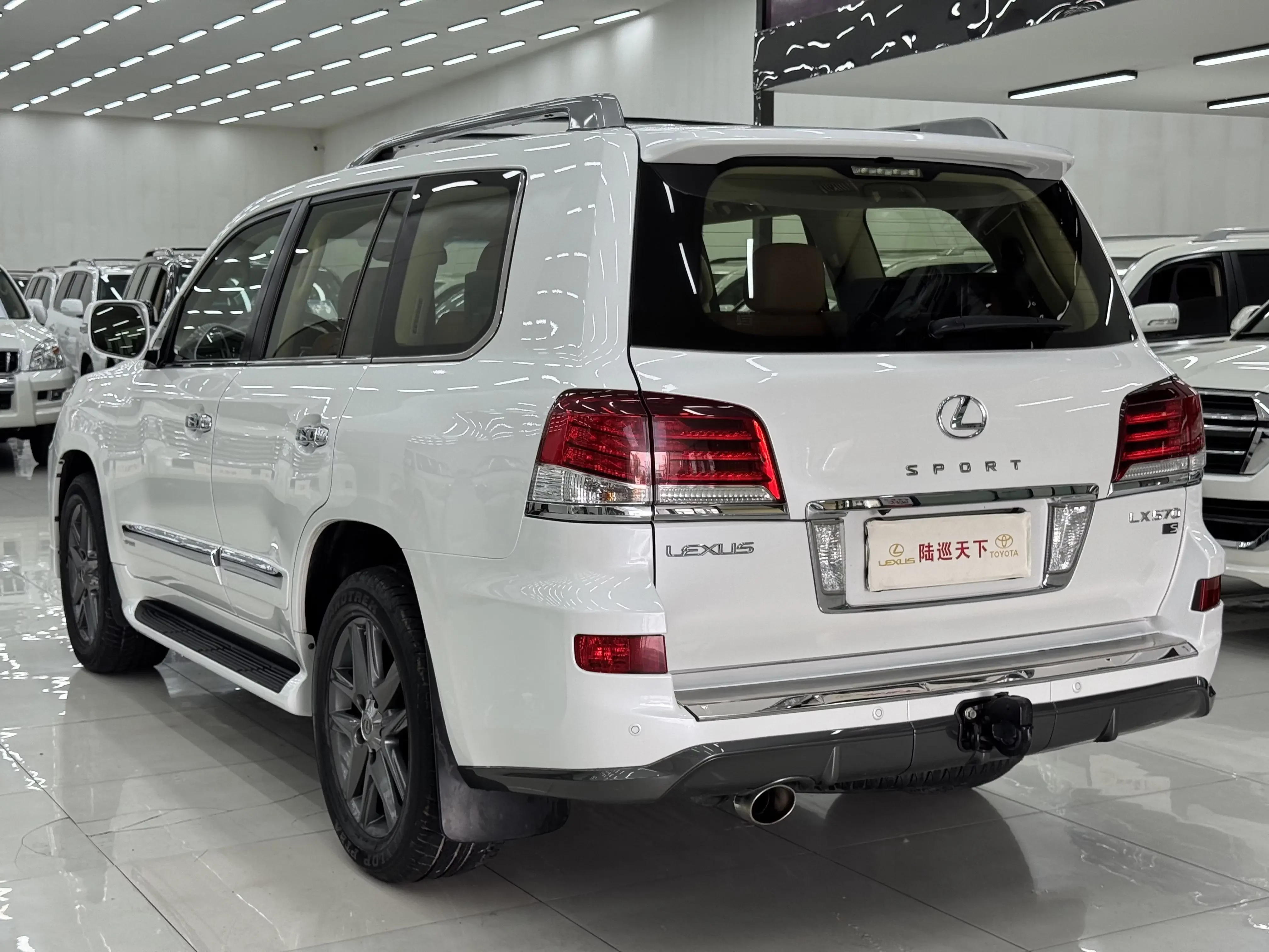 Lexus LX