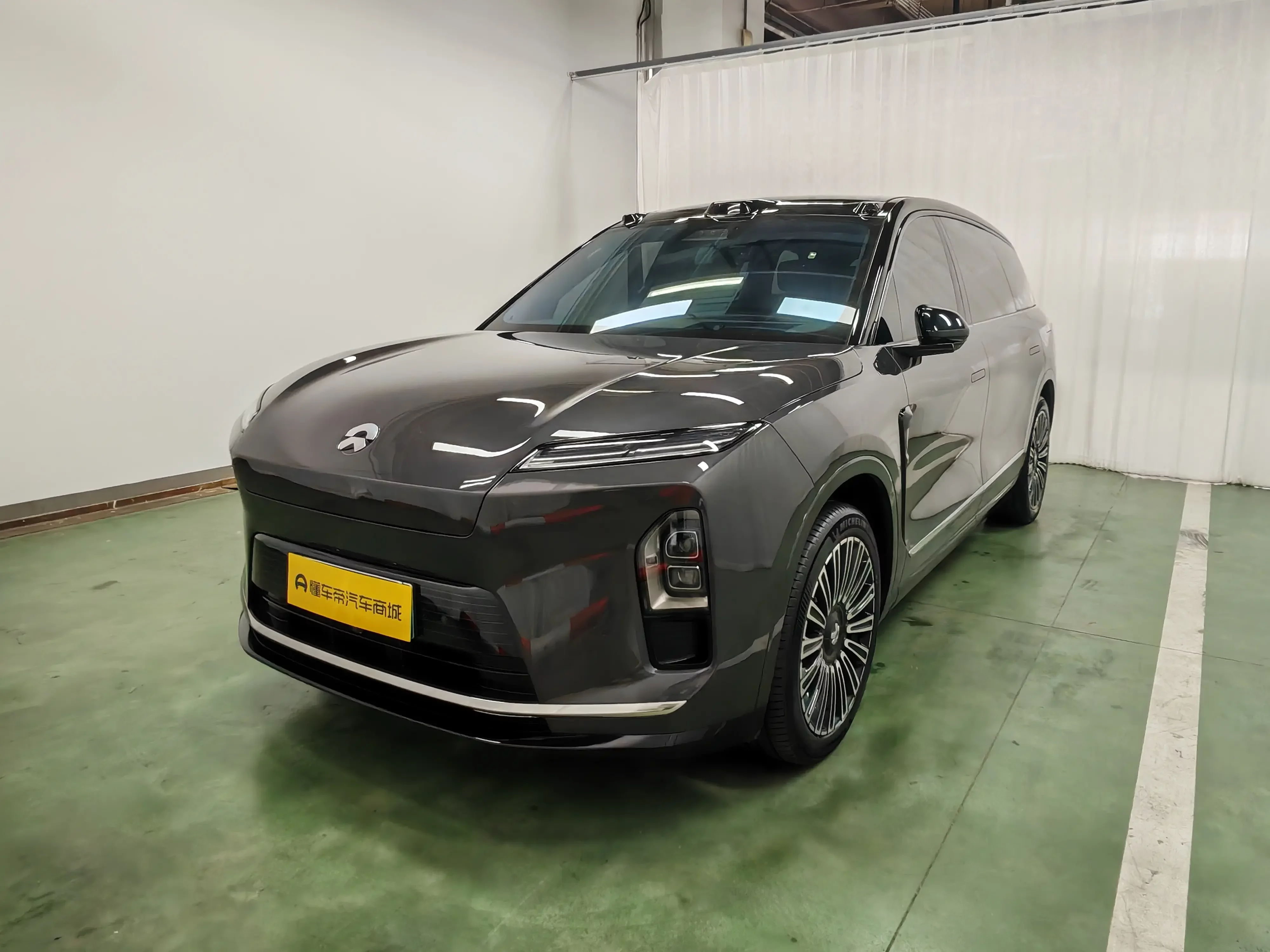 NIO ES8