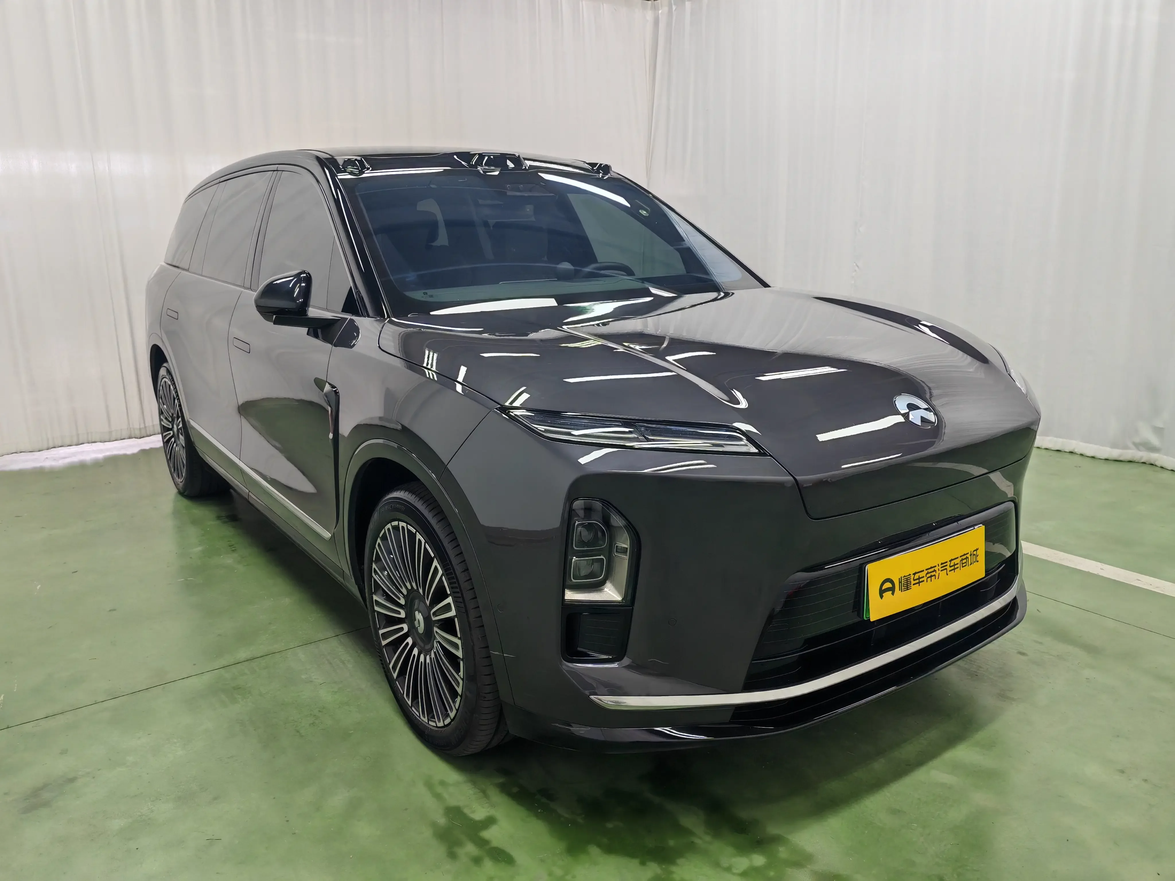 NIO ES8