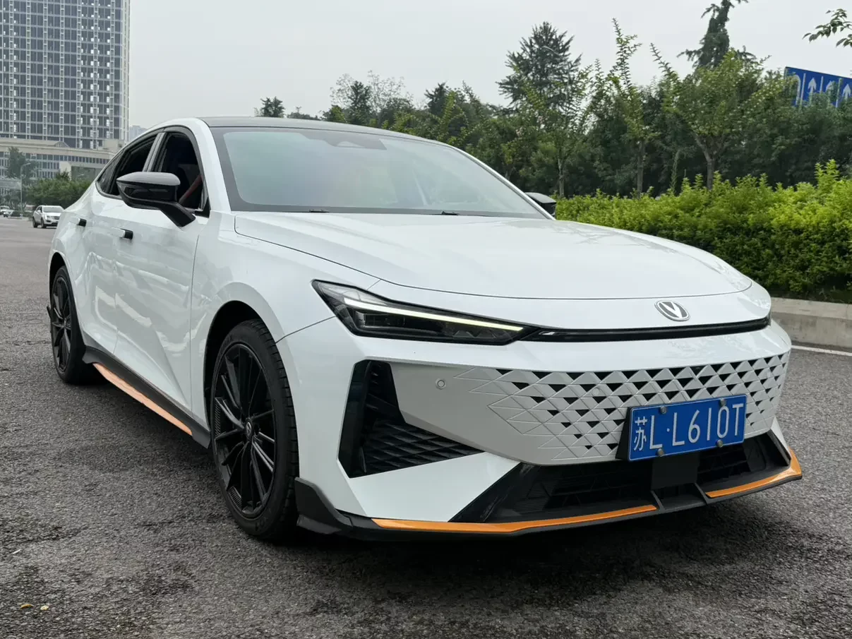 Changan UNI-V