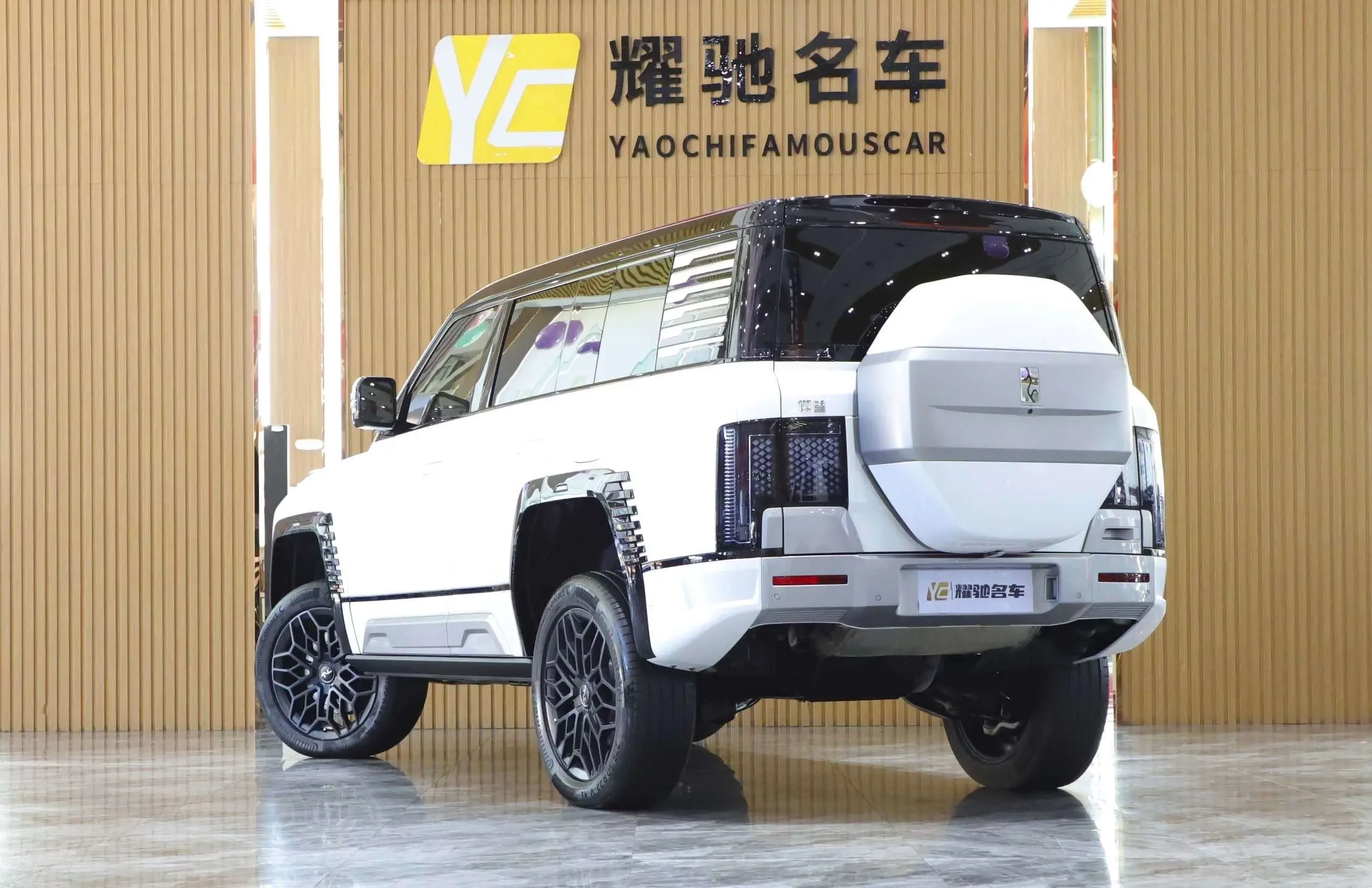 BYD Yangwang U8