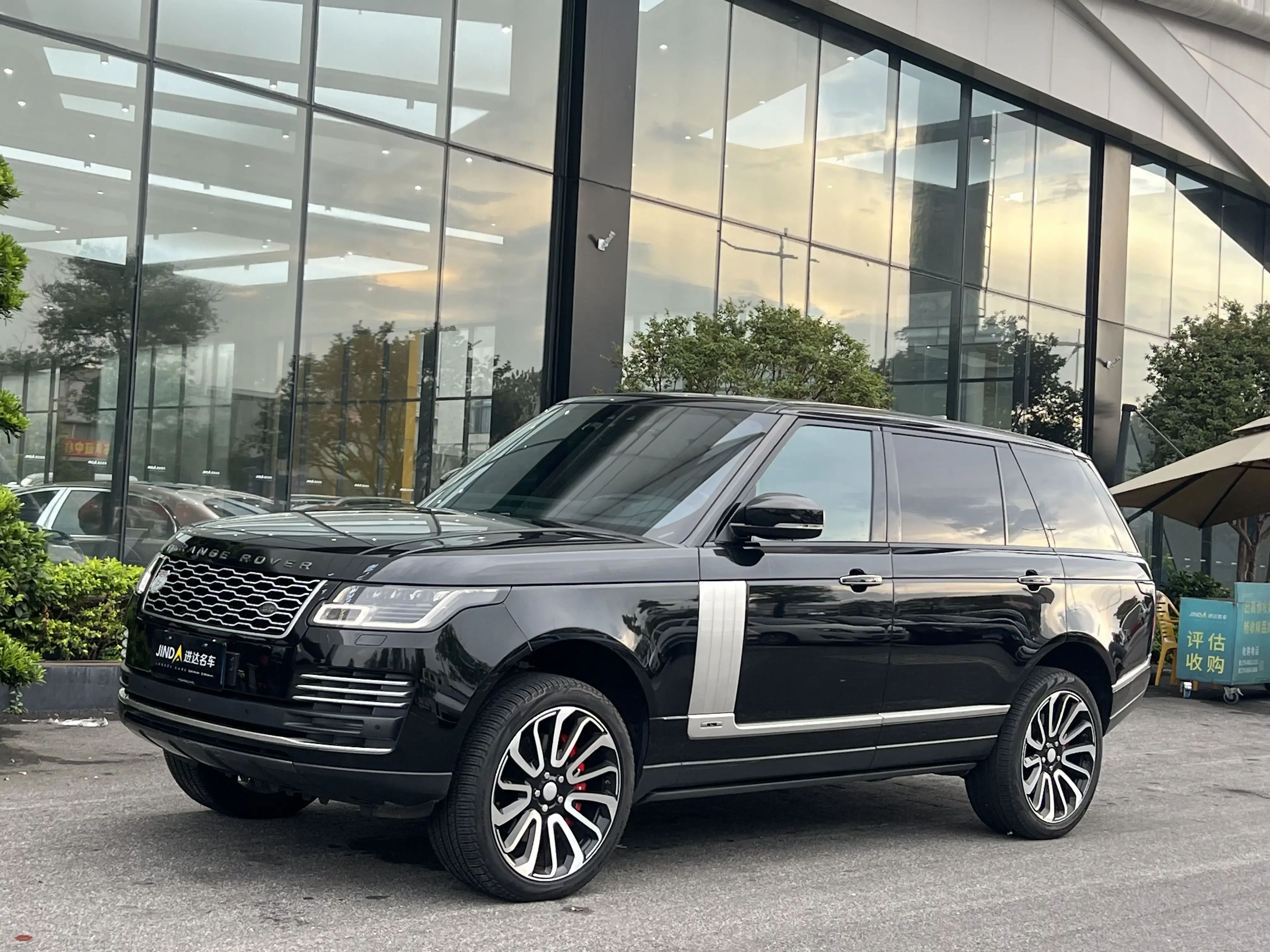 Land Rover range rover