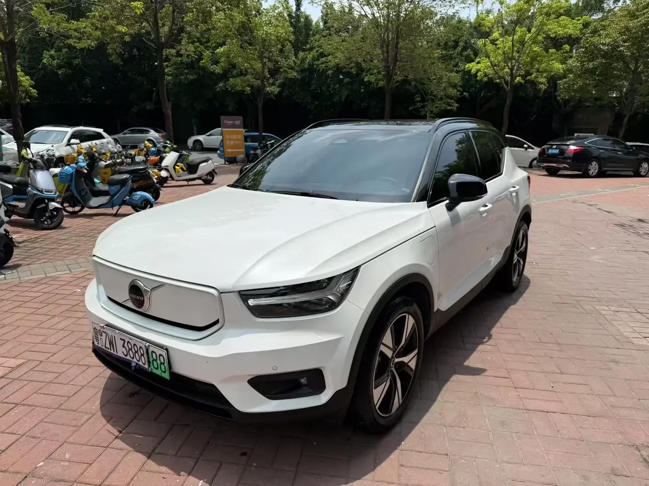 Volvo XC40 EV