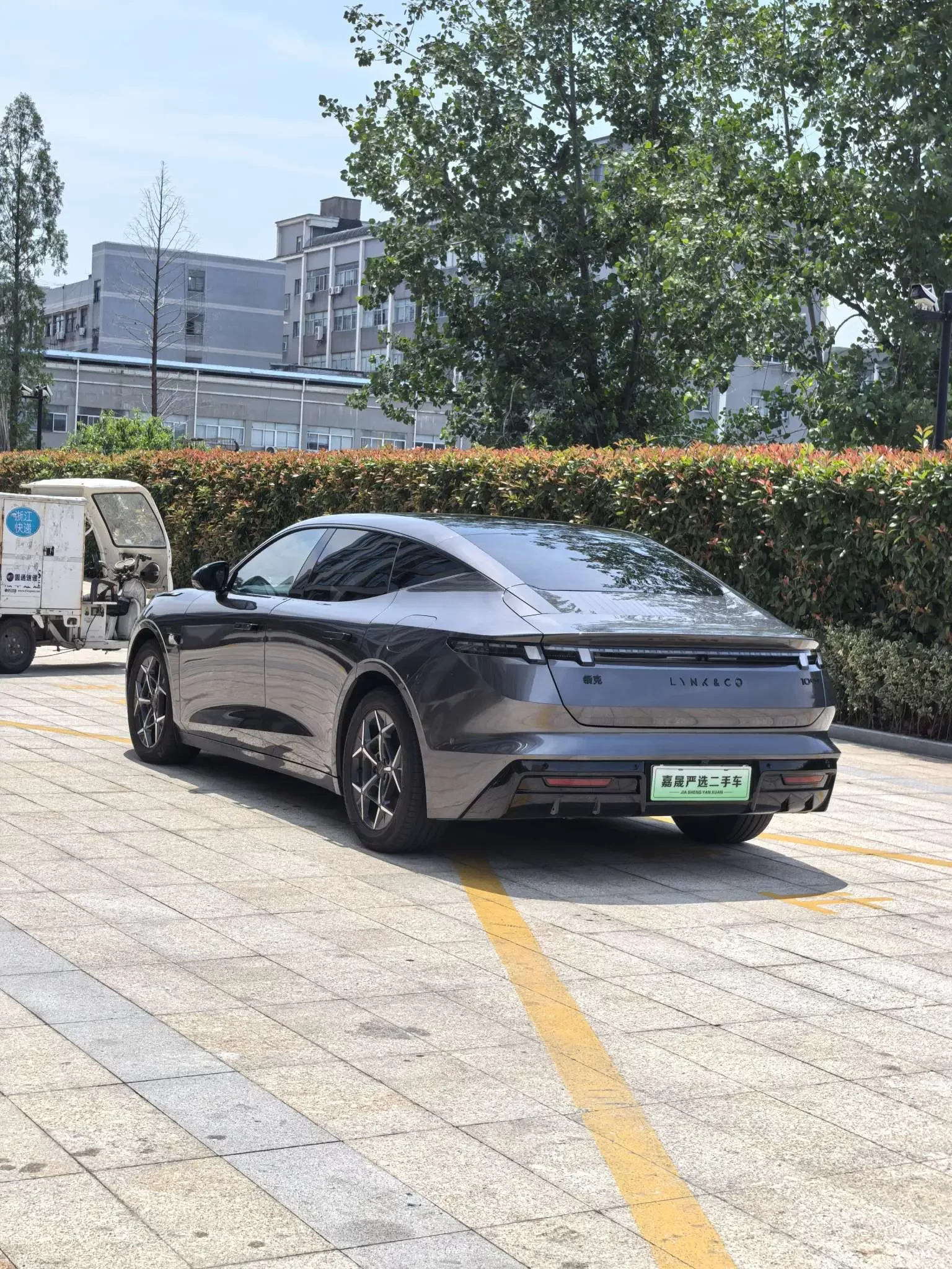 Lynk & Co 10 EM-P