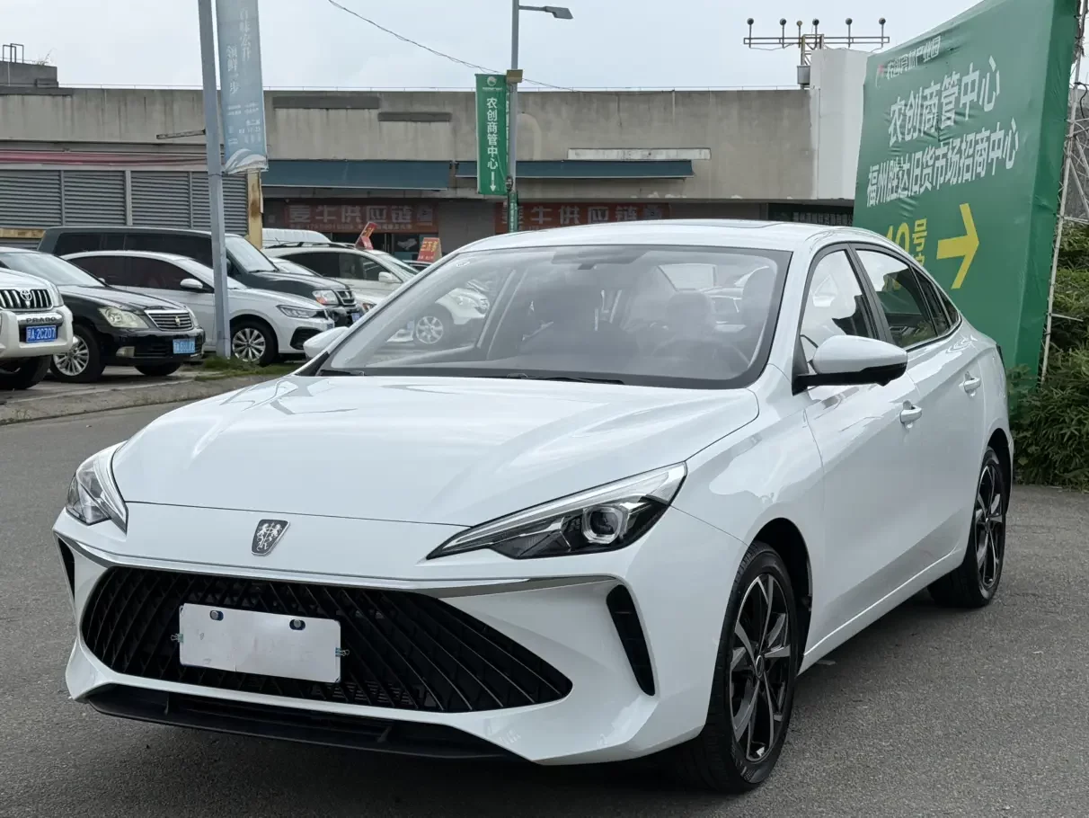 Roewe i5