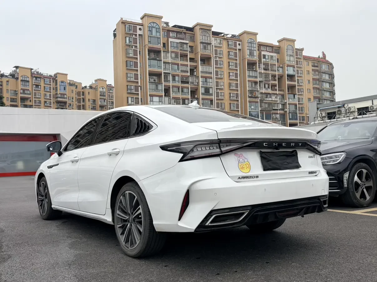 Chery Arrizo 8