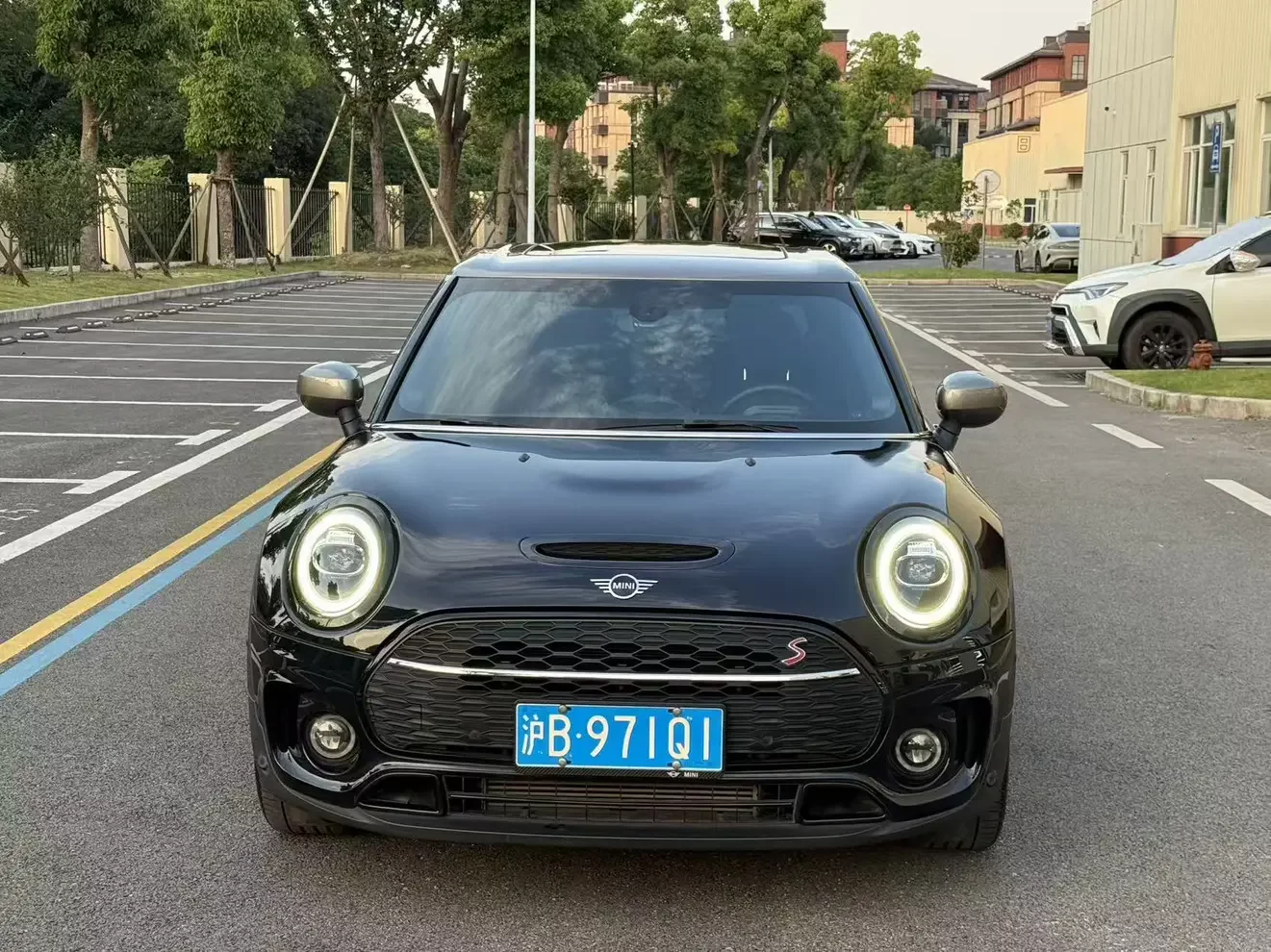 MINI CLUBMAN
