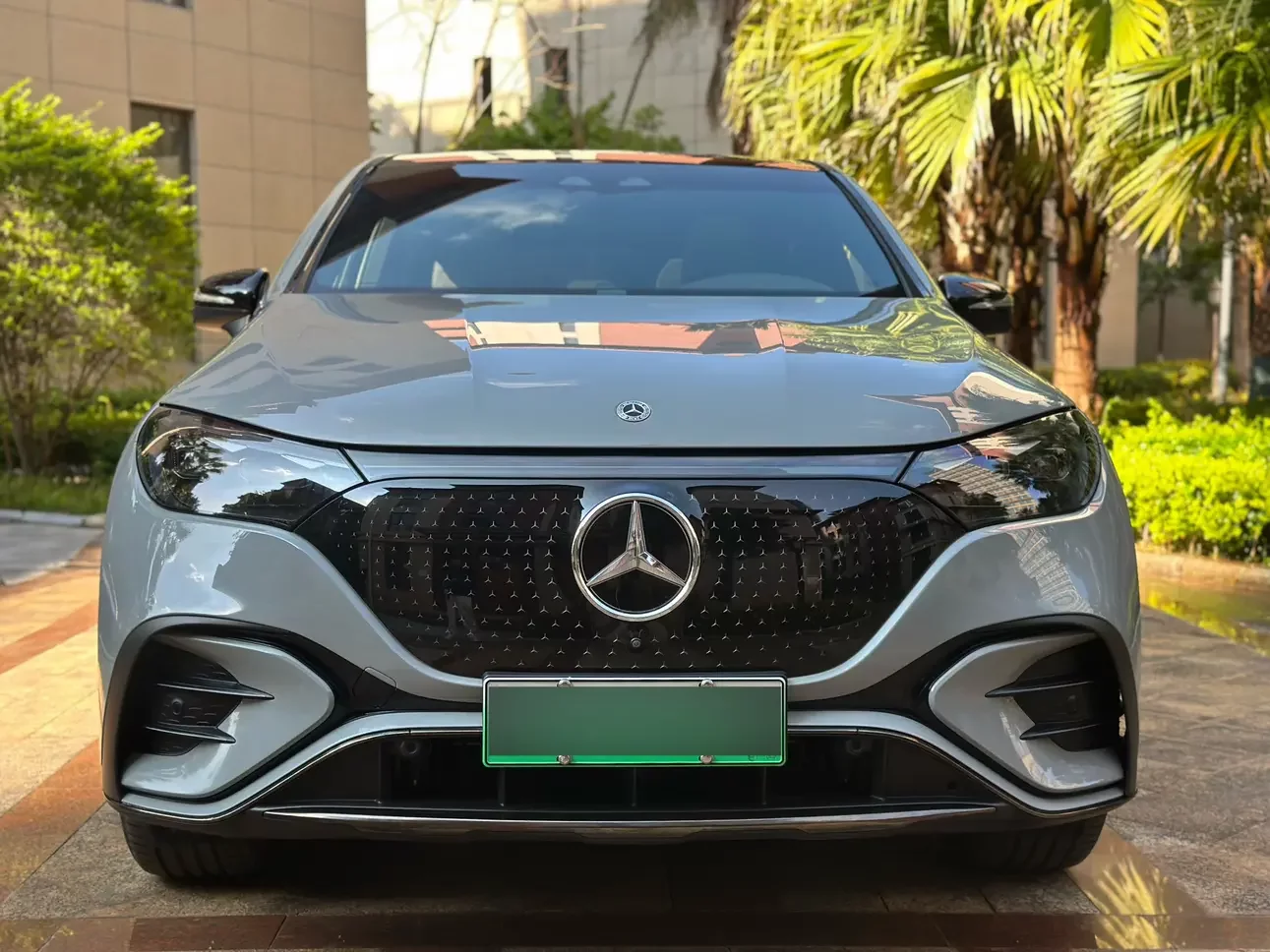 Mercedes-Benz EQE SUV