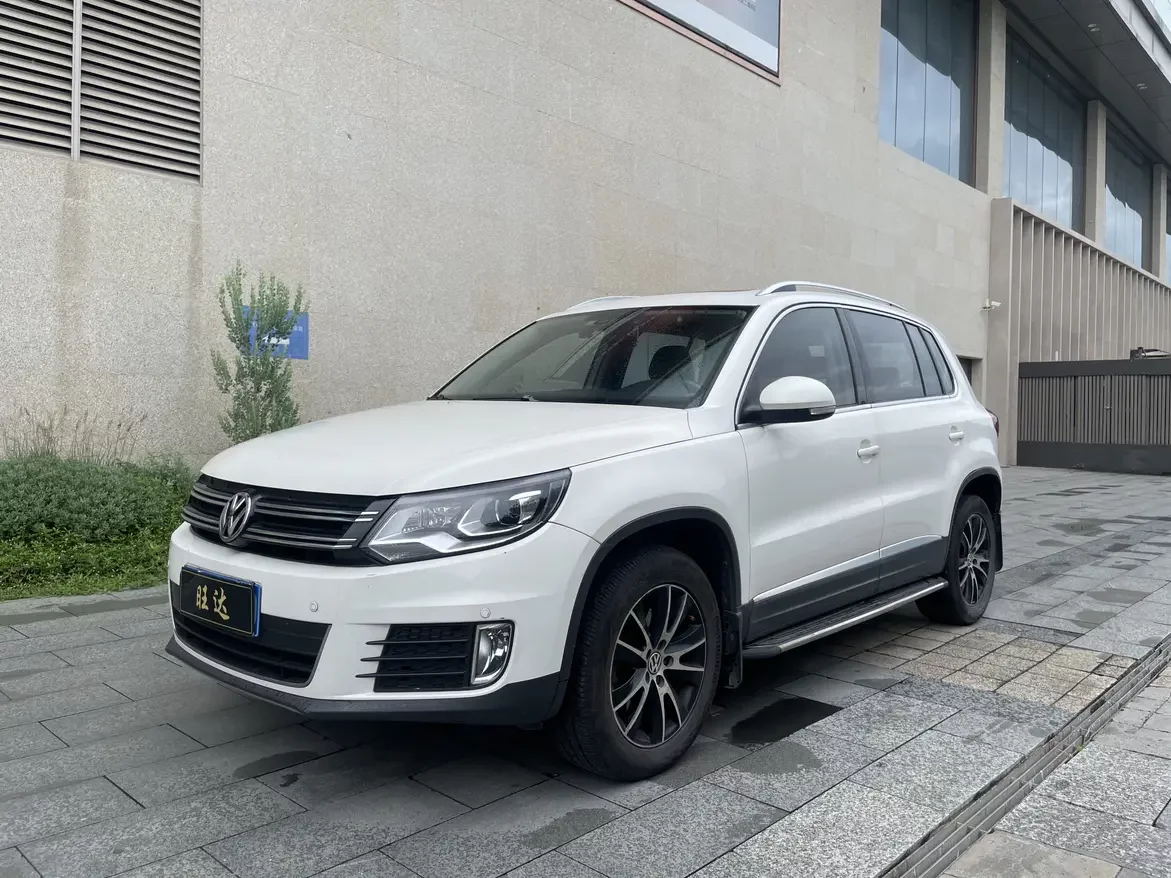 Volkswagen Tiguan (Tharu)