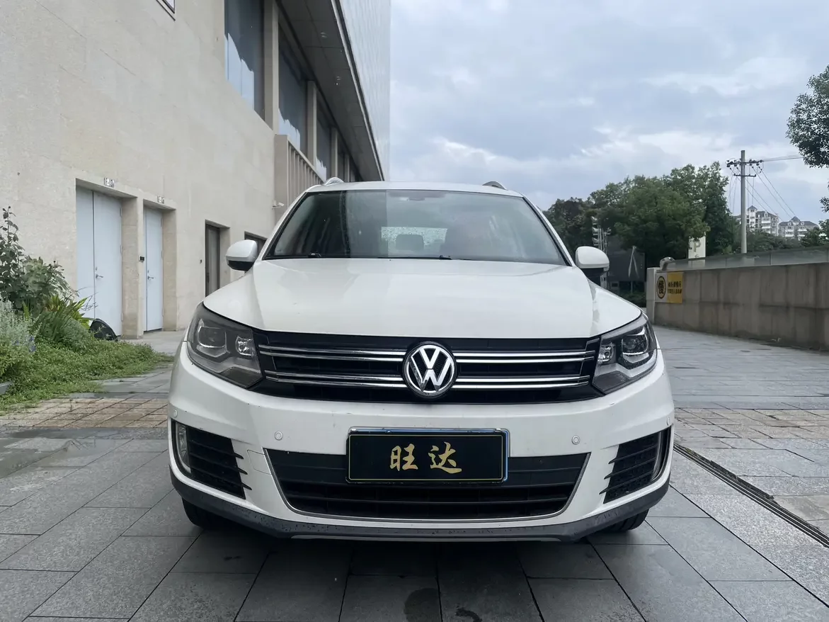 Volkswagen Tiguan (Tharu)
