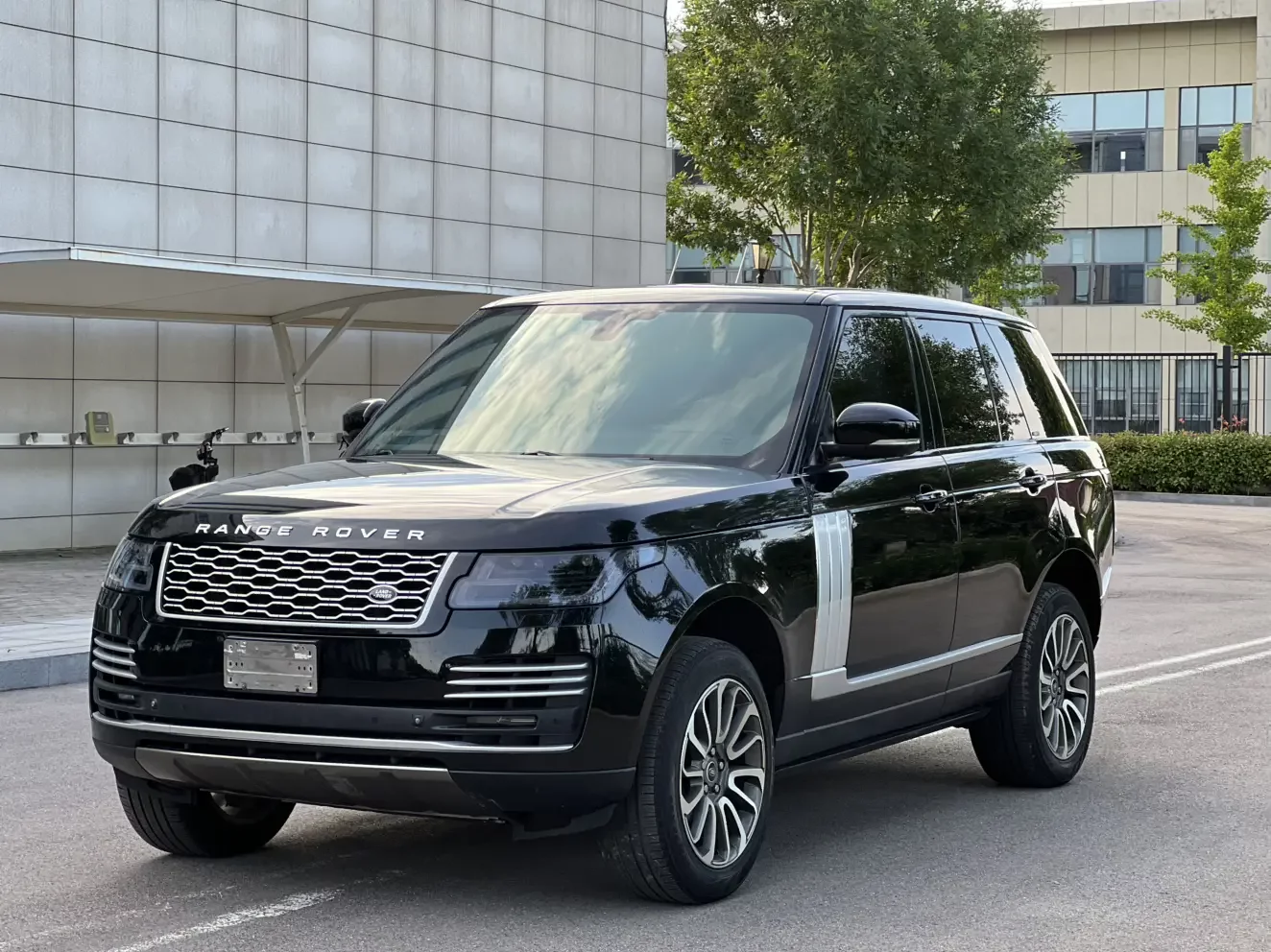 Land Rover range rover