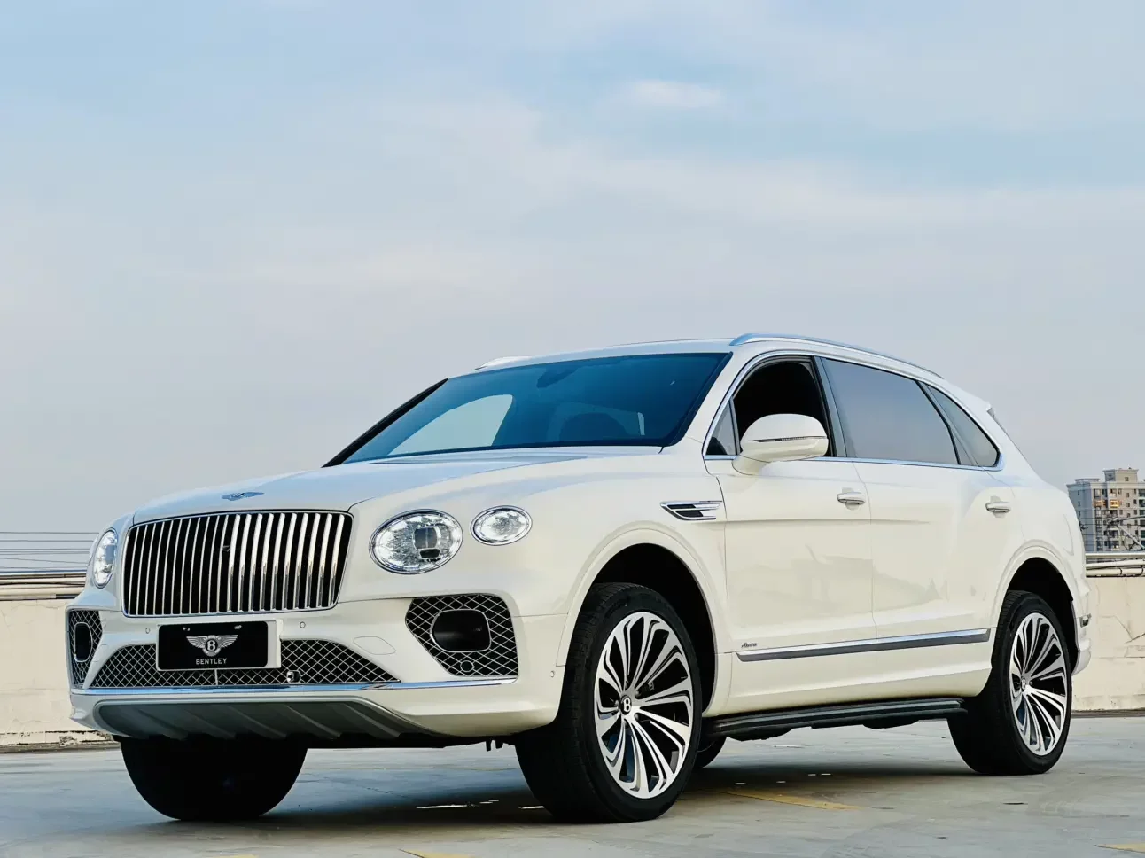 Bentley Bentayga  из Китая