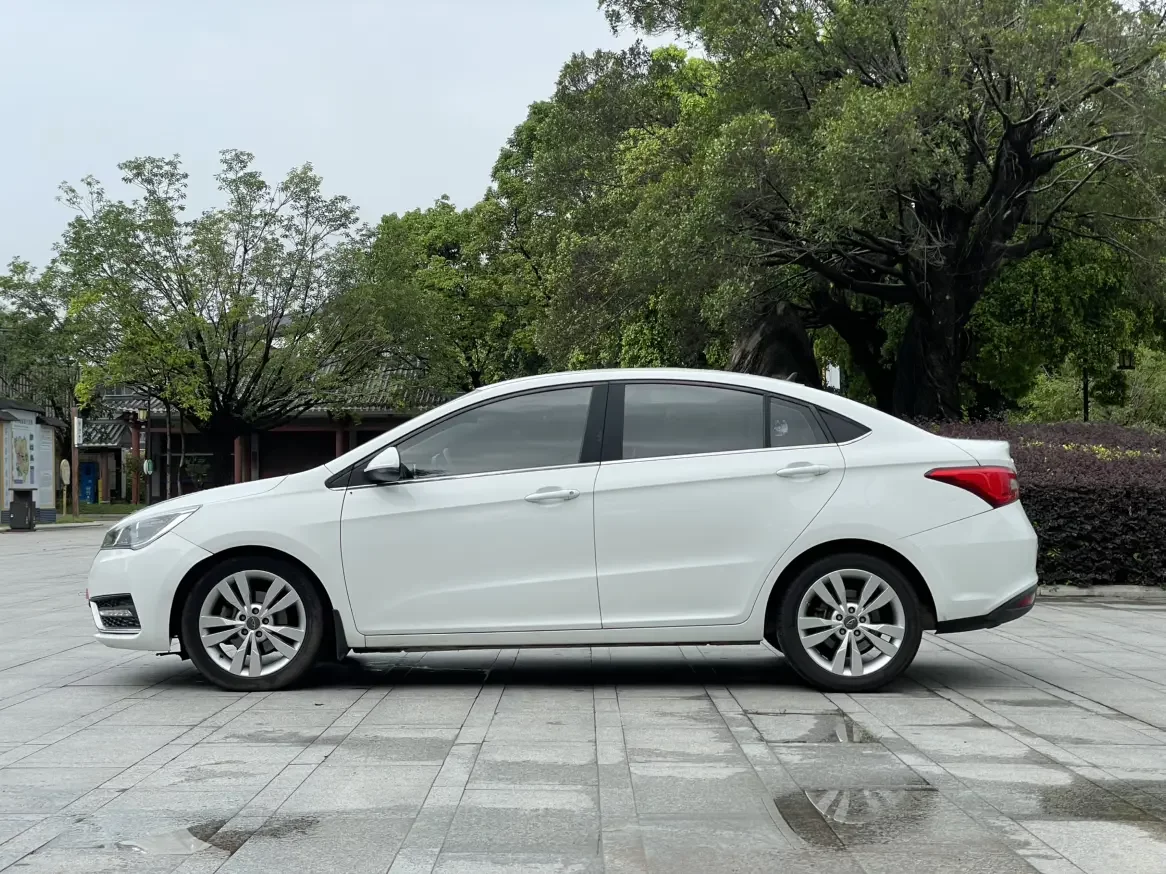 Chery Arrizo 5