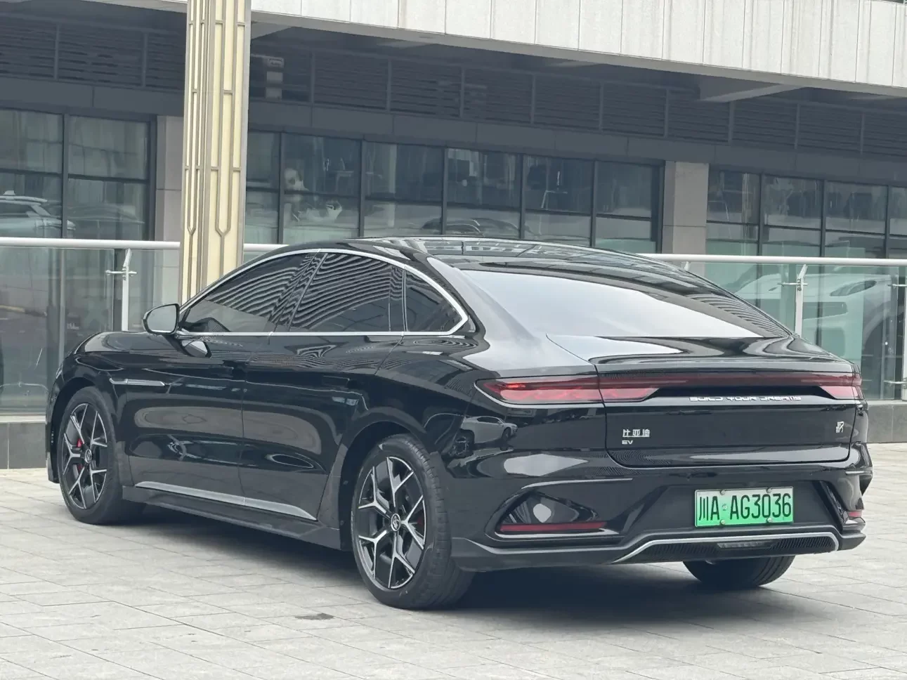 BYD Han EV