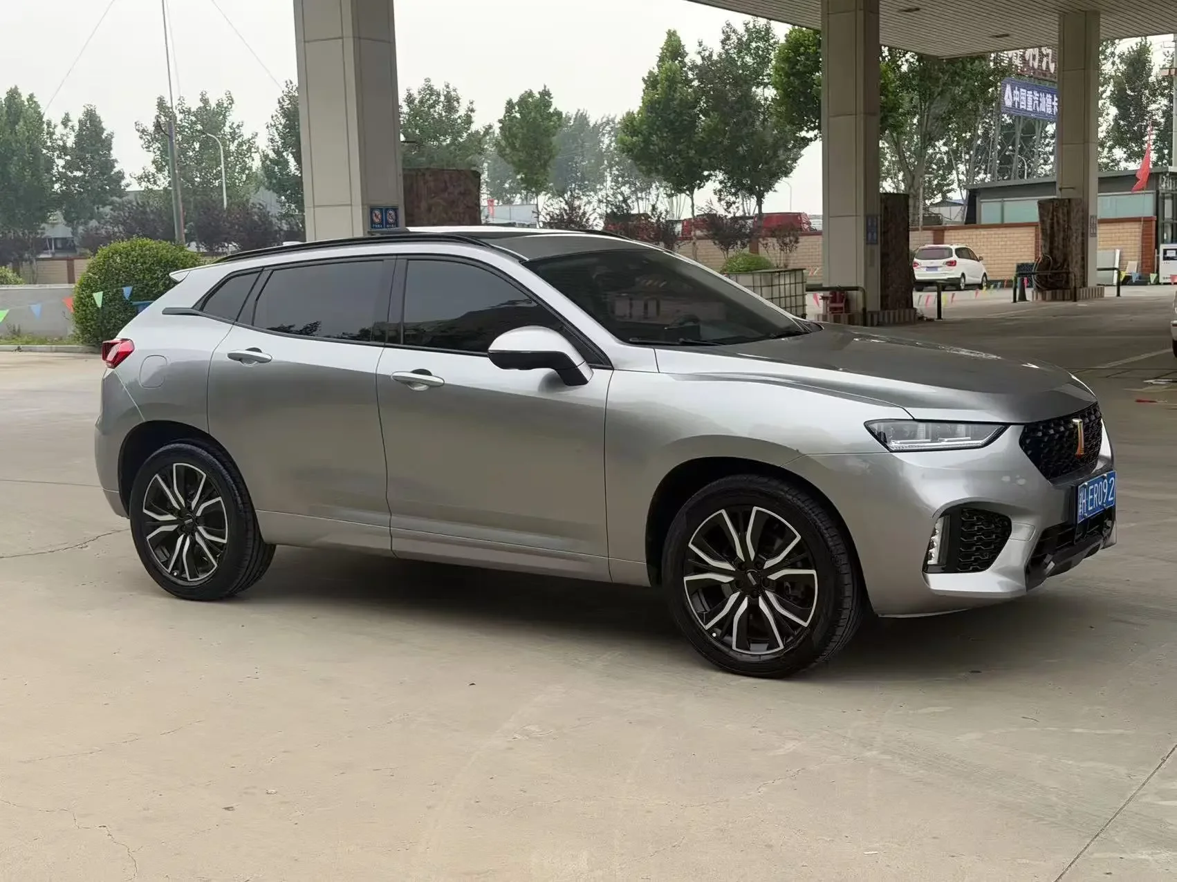 Wey Wei brand VV7