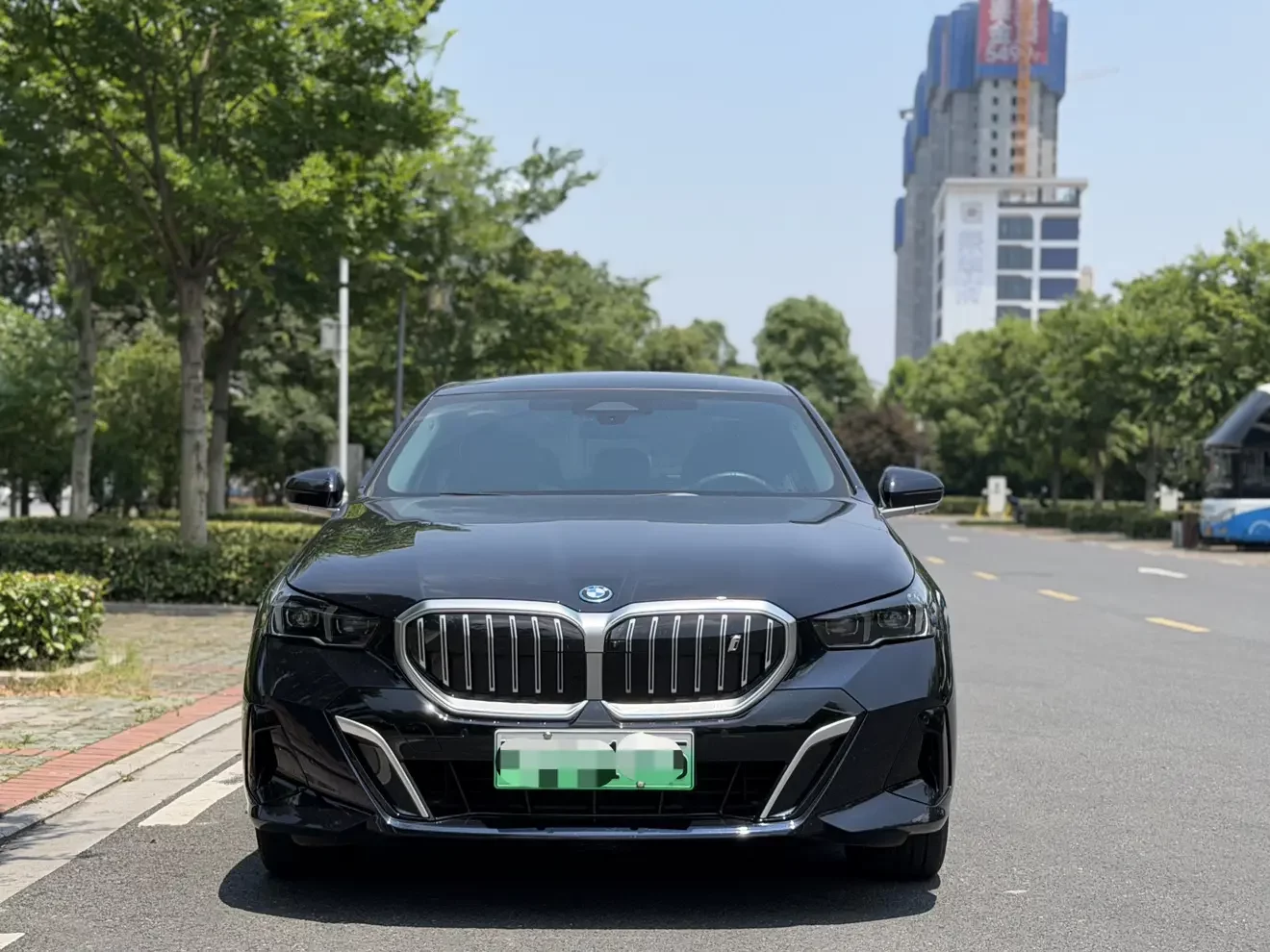 BMW i5