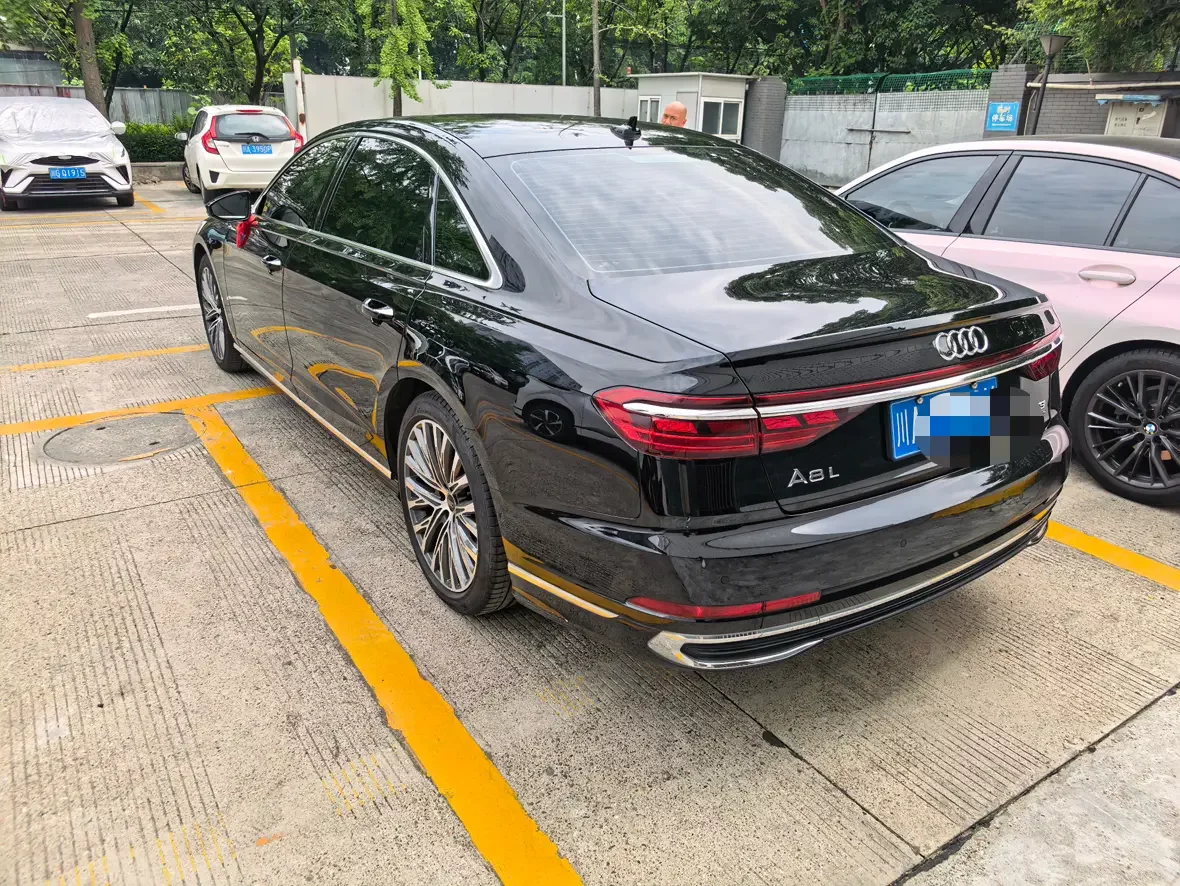 Audi A8