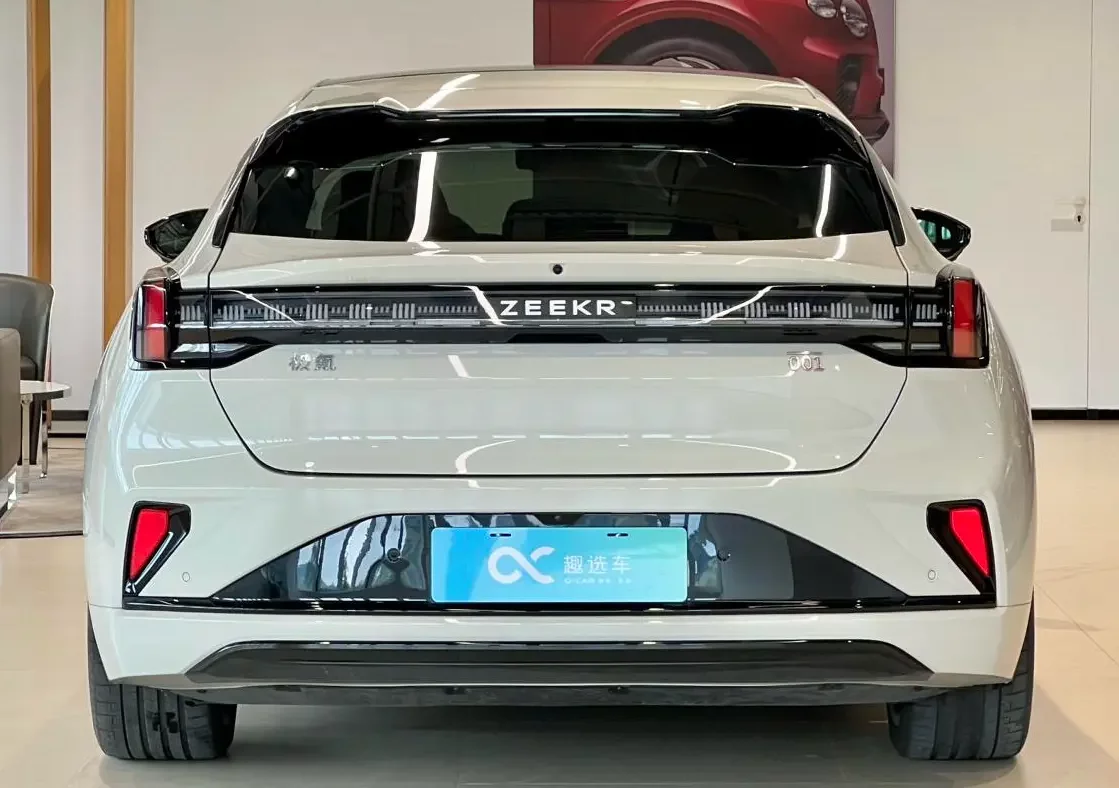 ZEEKR 001