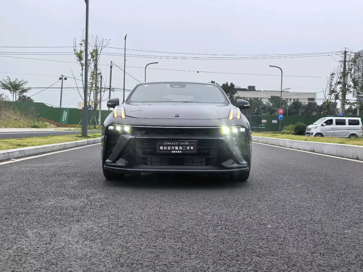 Lynk & Co 03