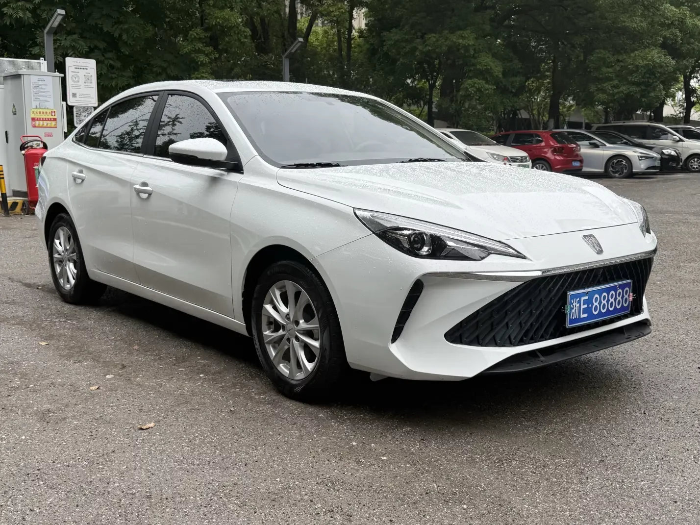 Roewe i5