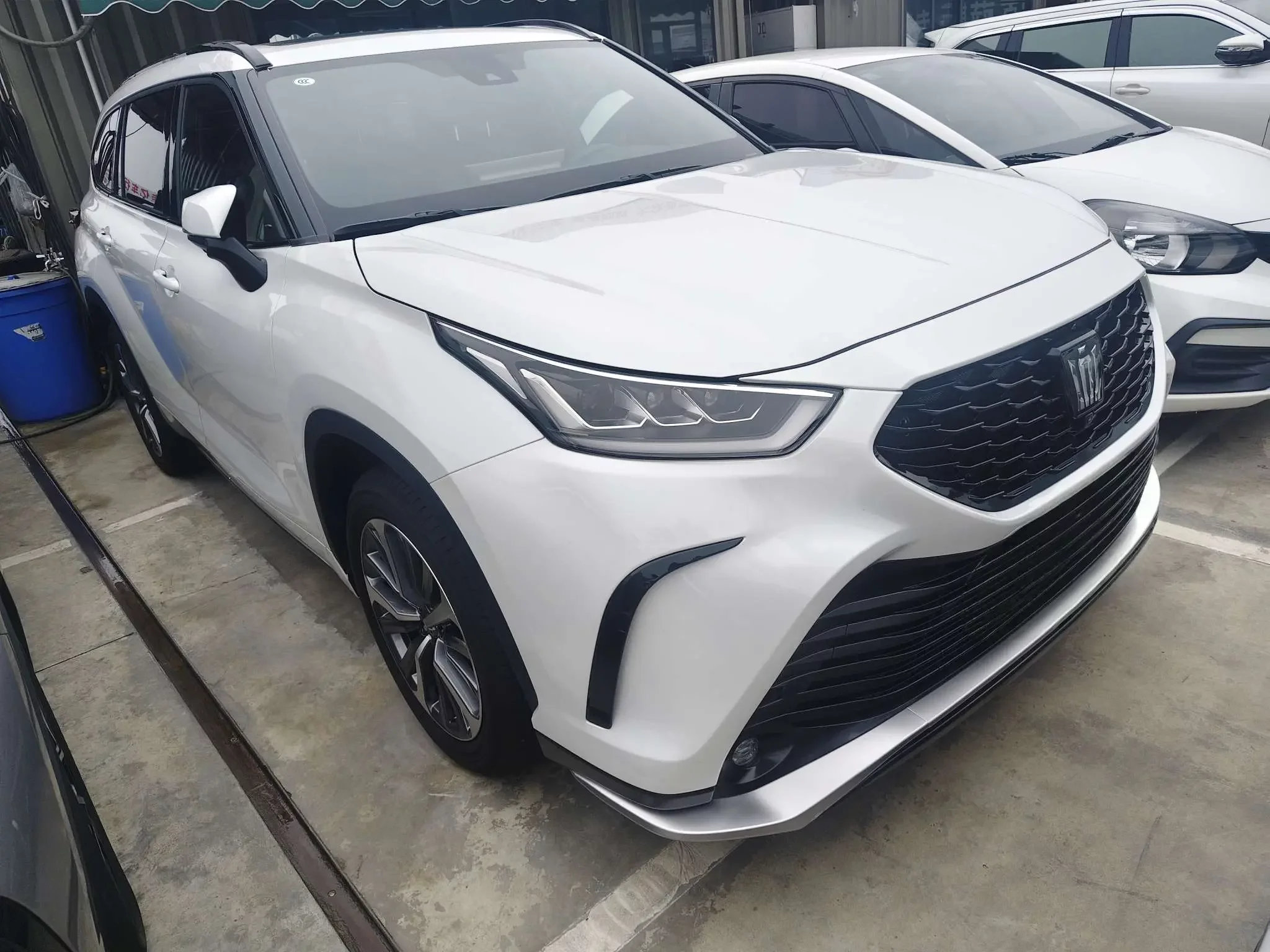 Toyota Crown Kluger