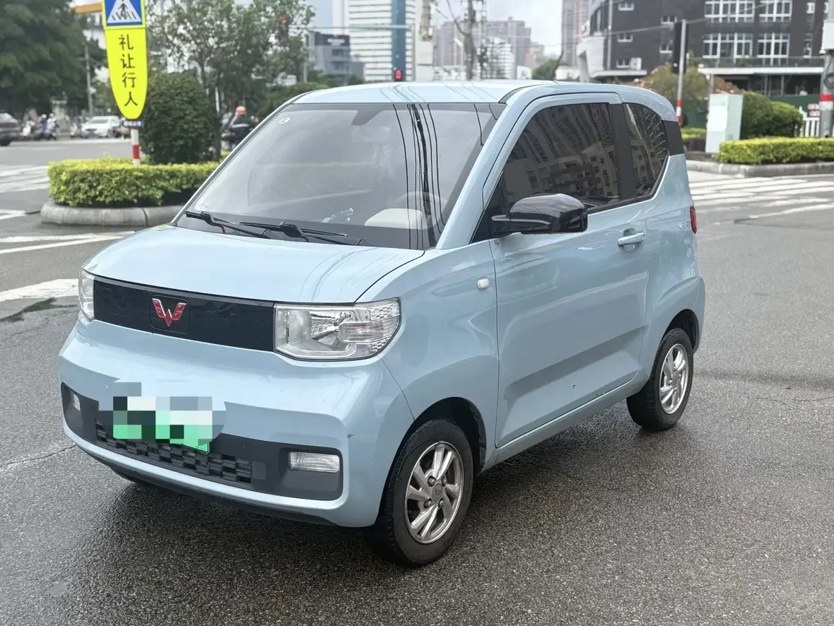 Wuling Hongguang MINIEV  из Китая