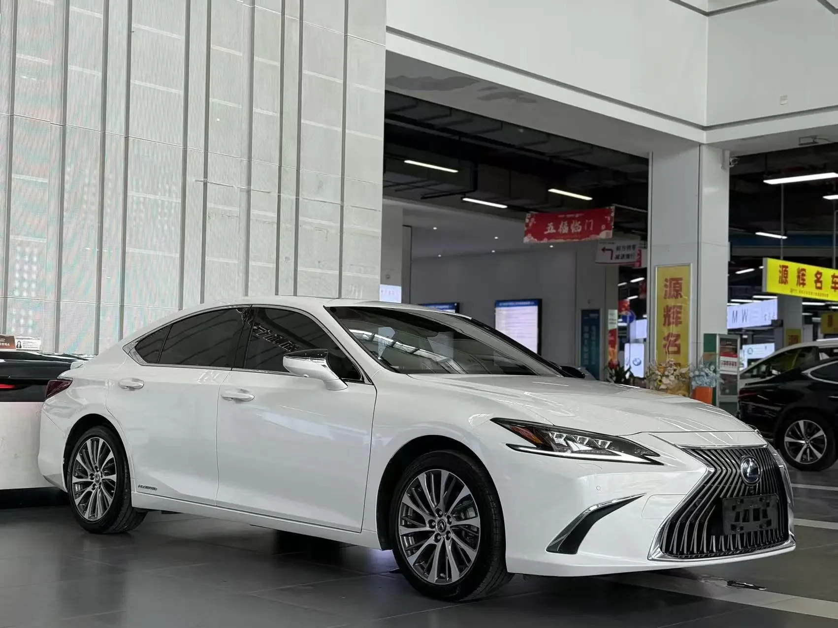 Lexus ES