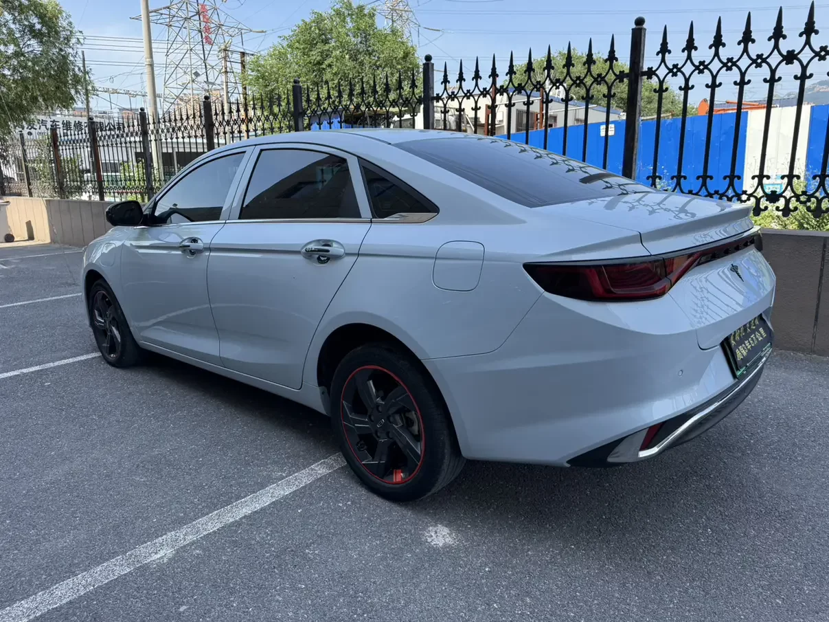Geely Emgrand L HiP