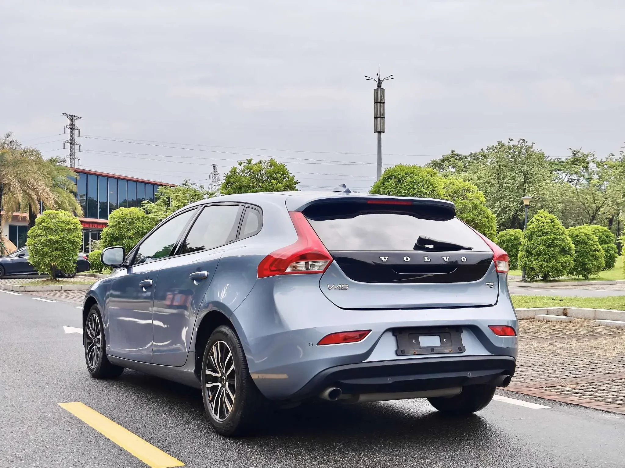 Volvo V40
