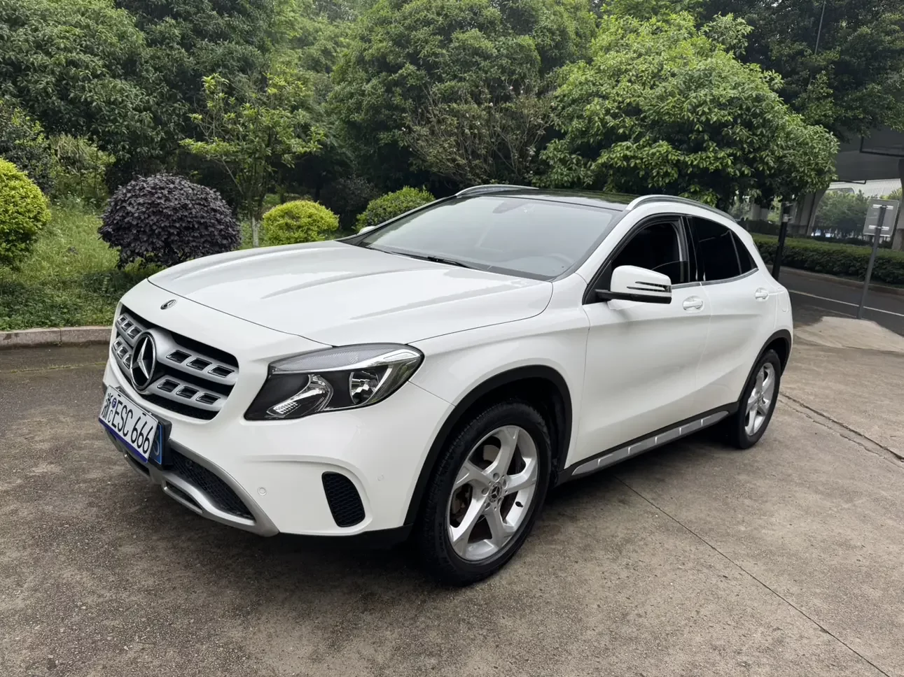 Mercedes-Benz GLA