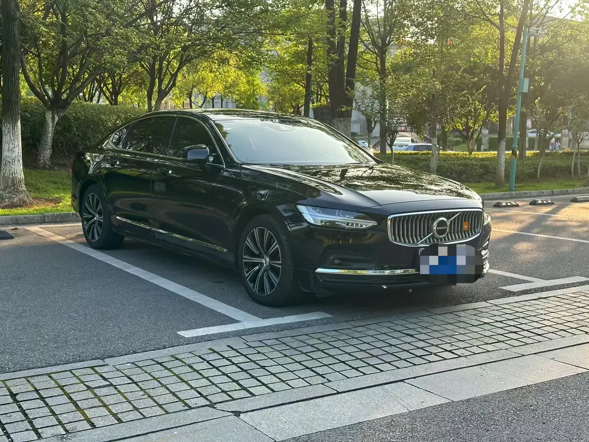 Volvo S90