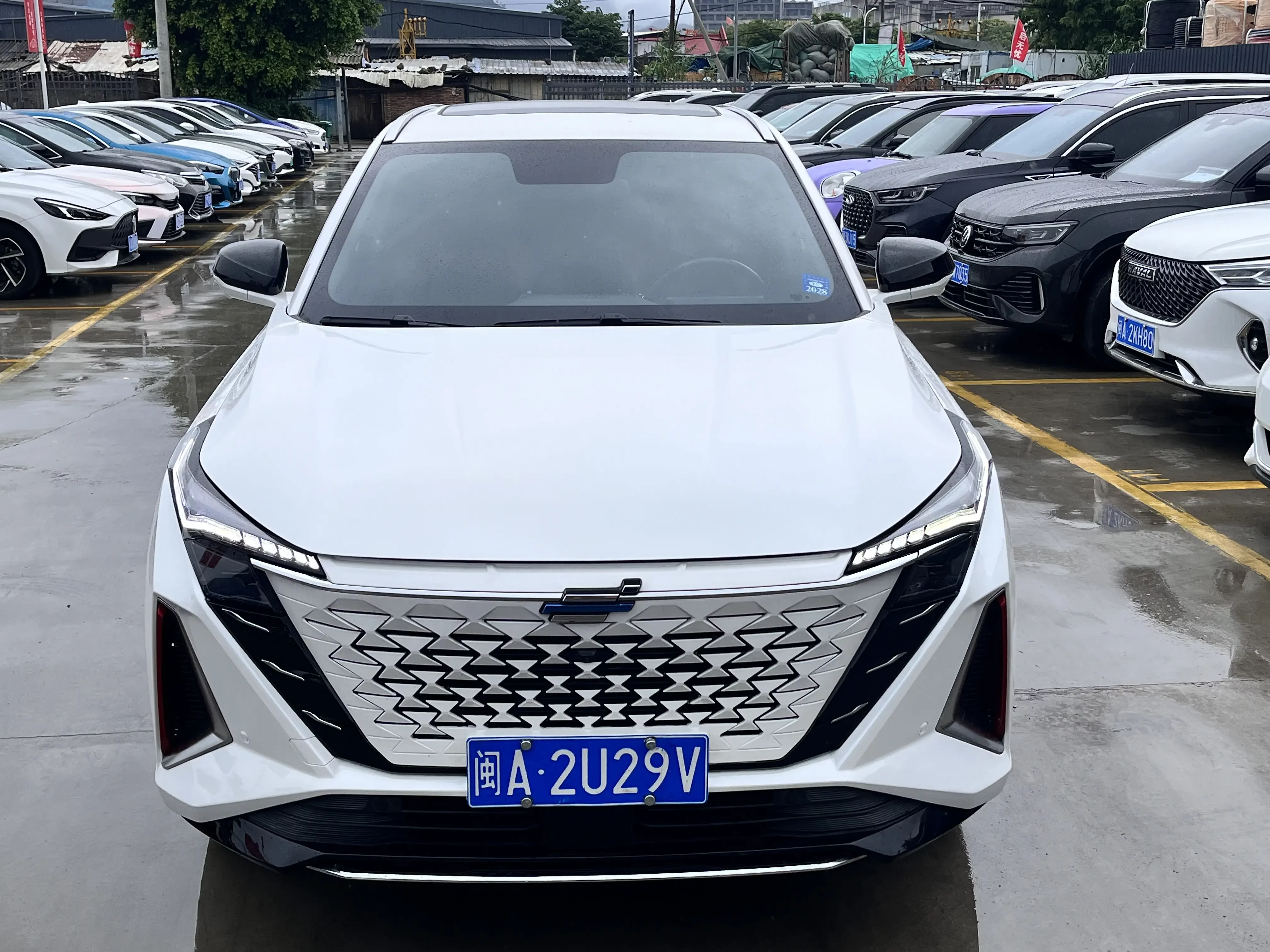 Oshan Changan Auchan Z6