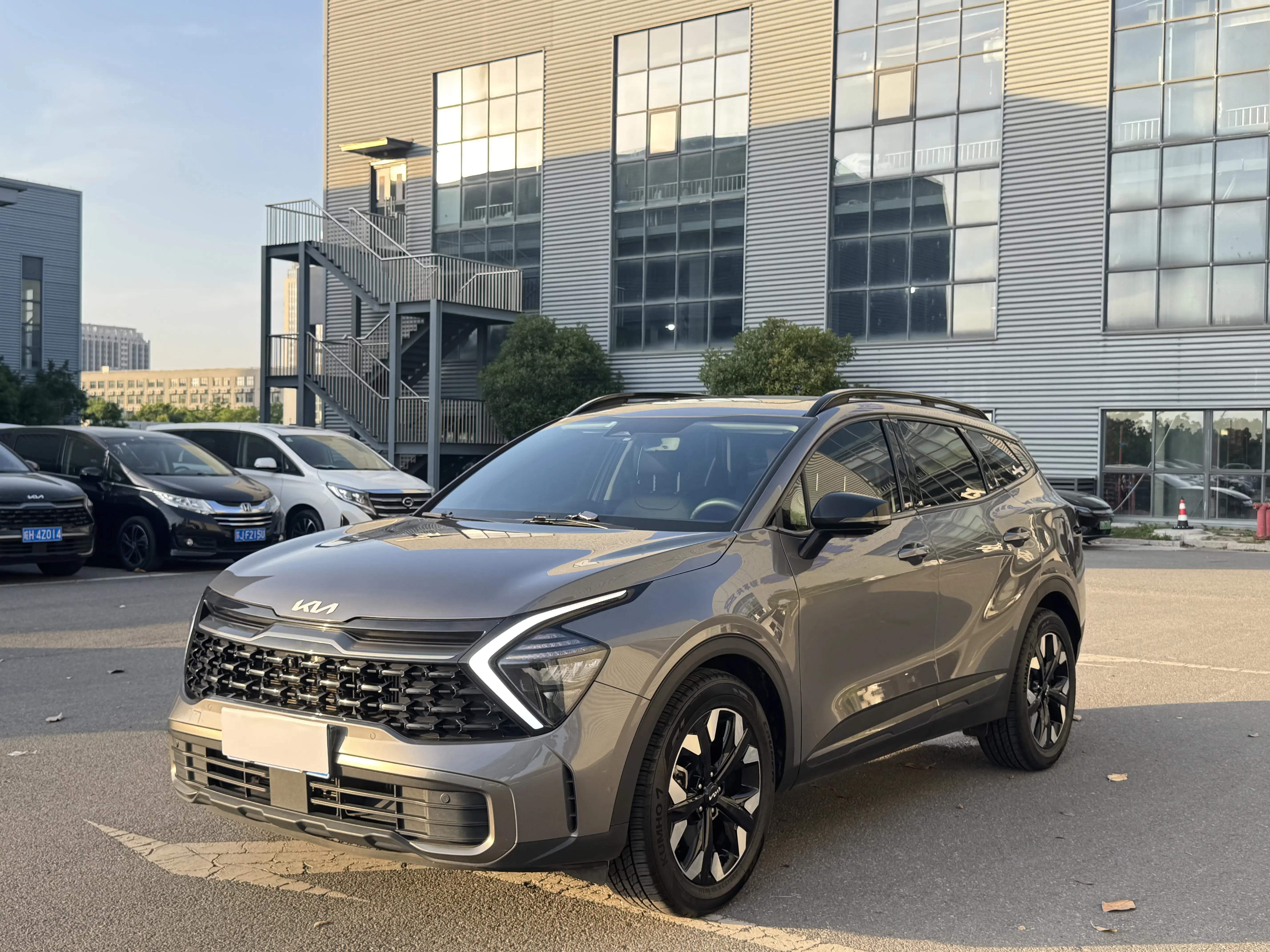 Kia Lion Platinum Expands the Boundary