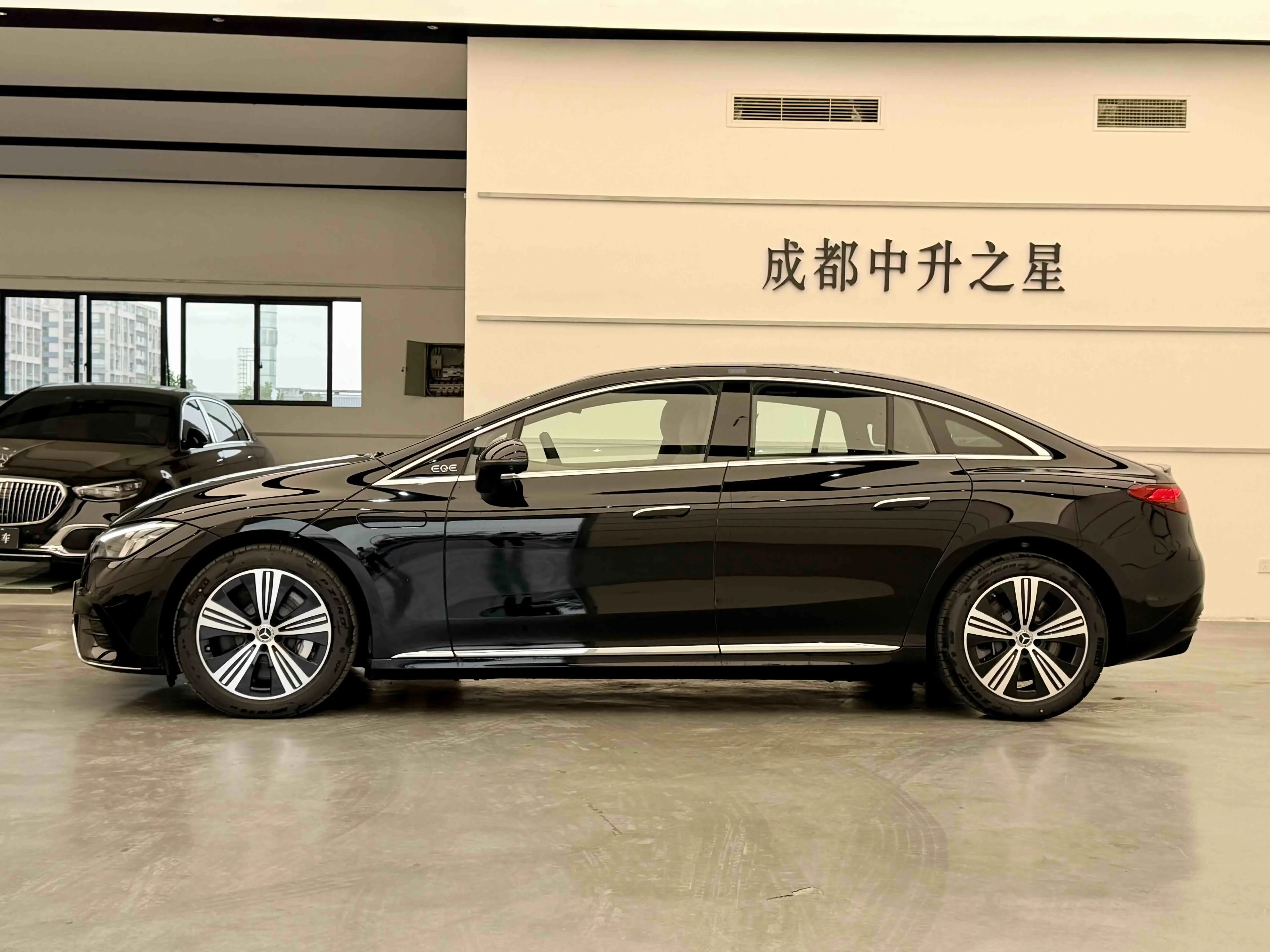 Mercedes-Benz EQE