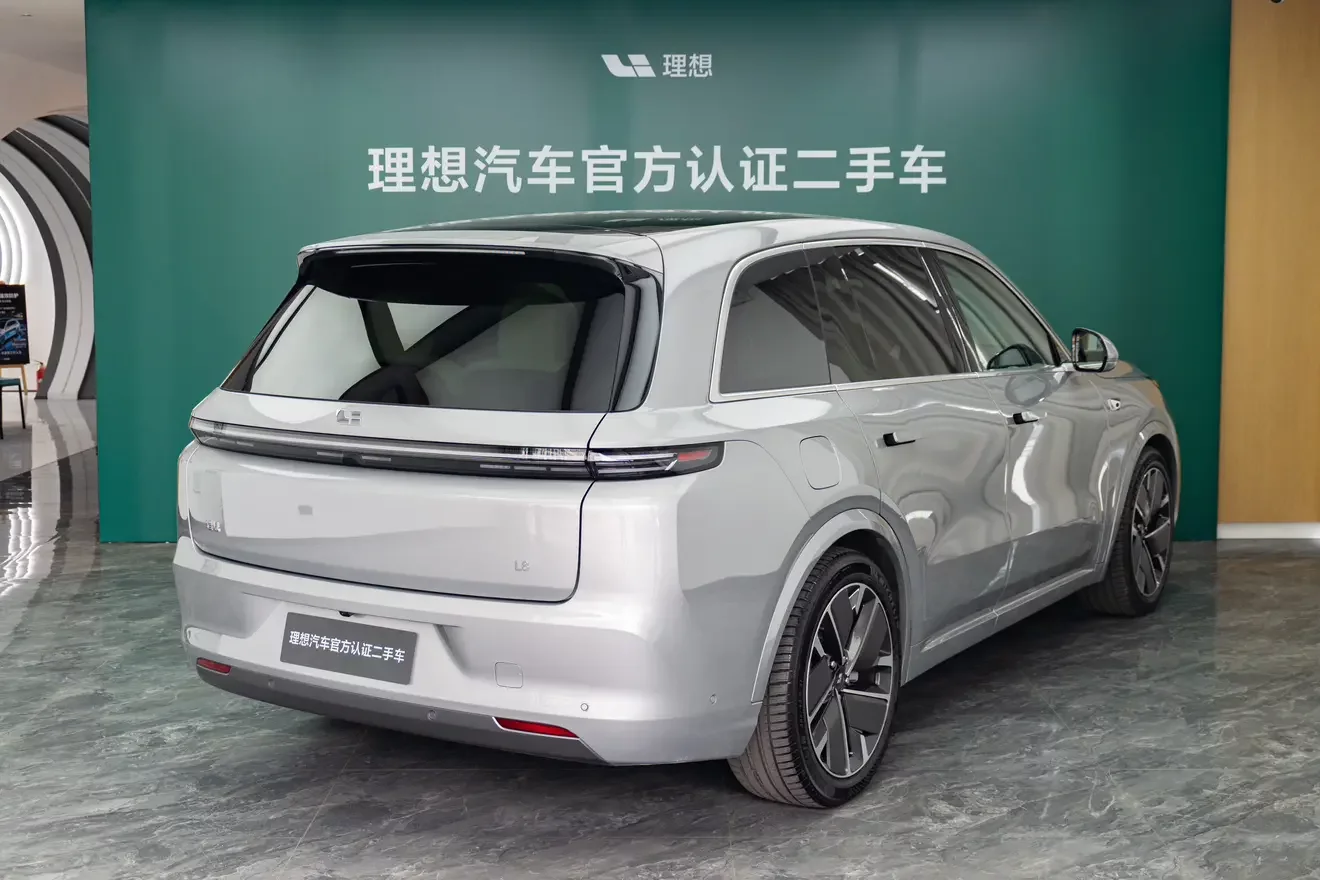 Lixiang L8
